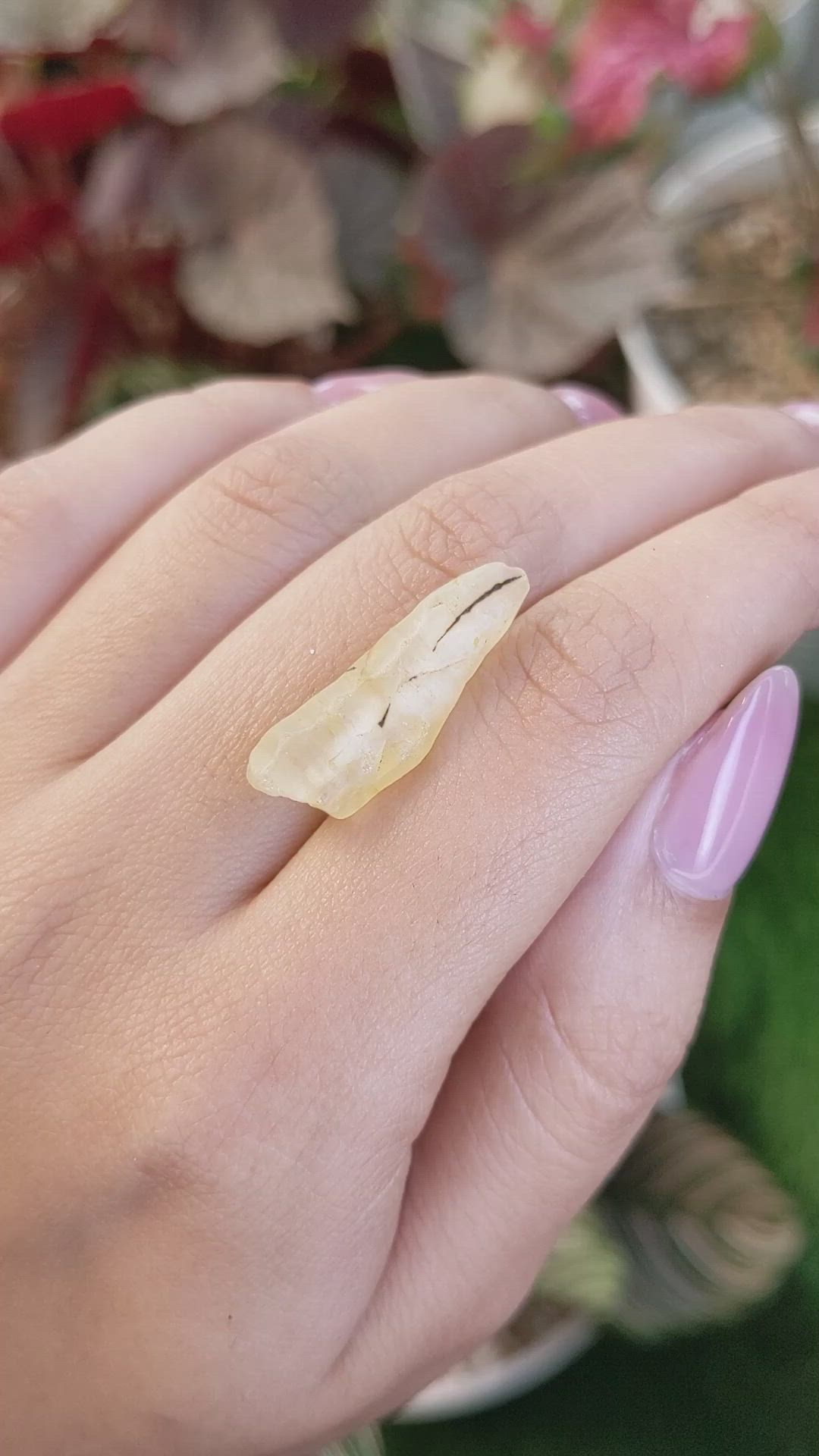 17.63 Ct. Yellow Sapphire from Ceylon (Sri Lanka) Size Video
