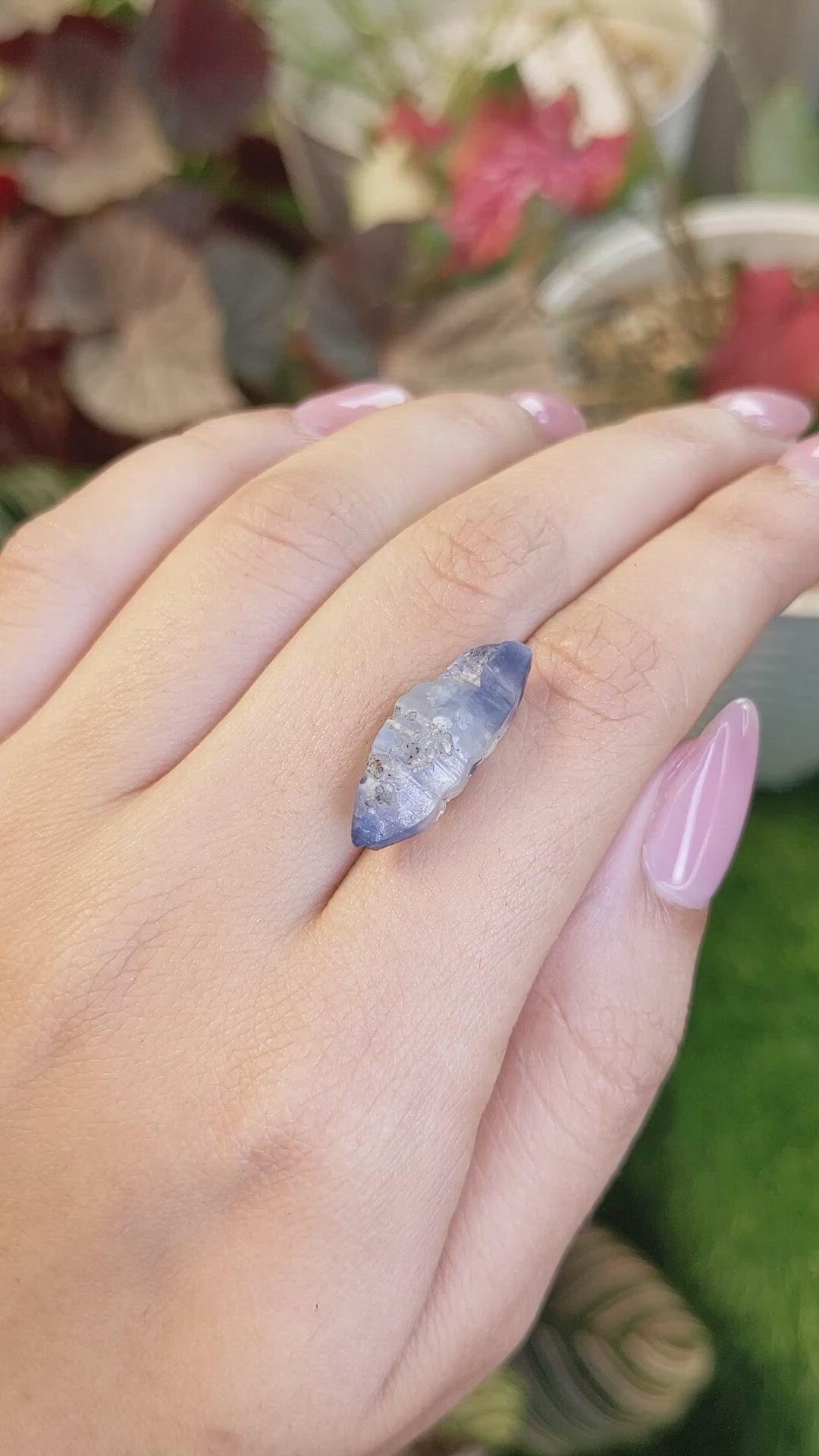 14.16 Ct. Bi Color / Parti Sapphire from Ceylon (Sri Lanka) Size Video