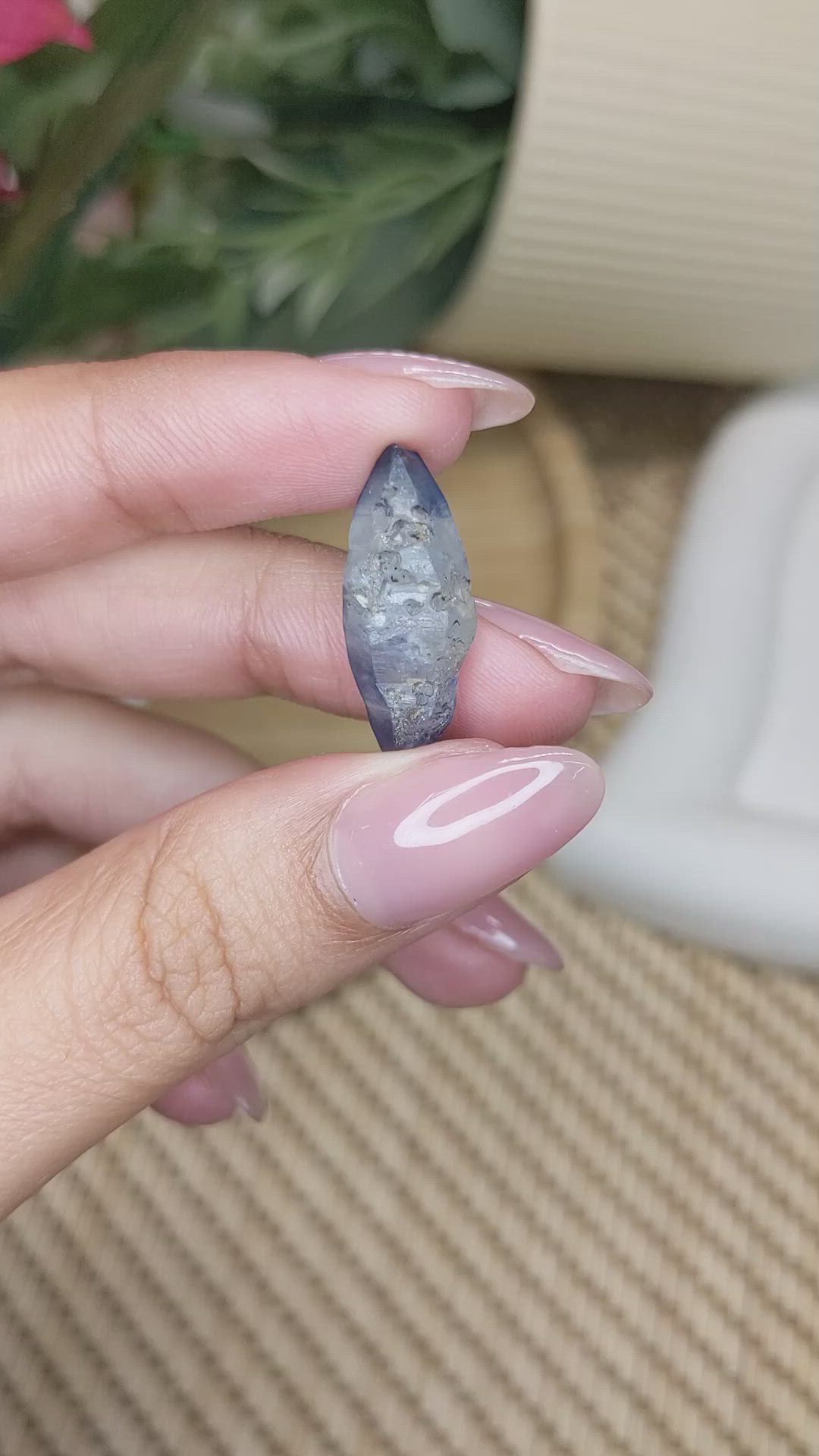 14.16 Ct. Bi Color / Parti Sapphire from Ceylon (Sri Lanka) Size Video