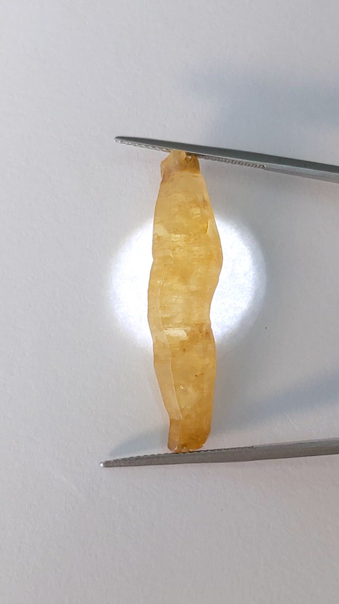 21.68 Ct. Yellow Sapphire from Ceylon (Sri Lanka) Size Video