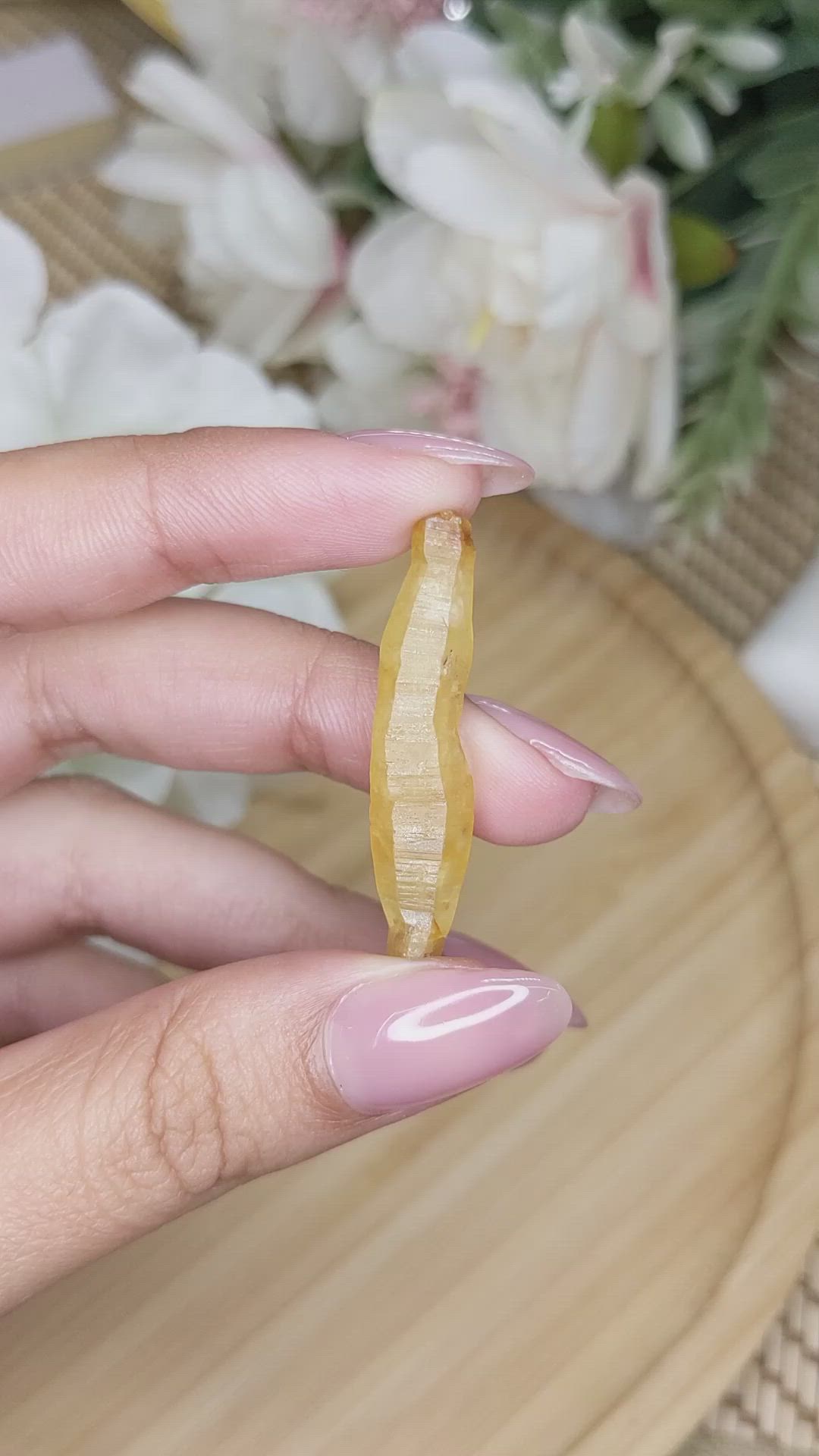 21.68 Ct. Yellow Sapphire from Ceylon (Sri Lanka) Size Video