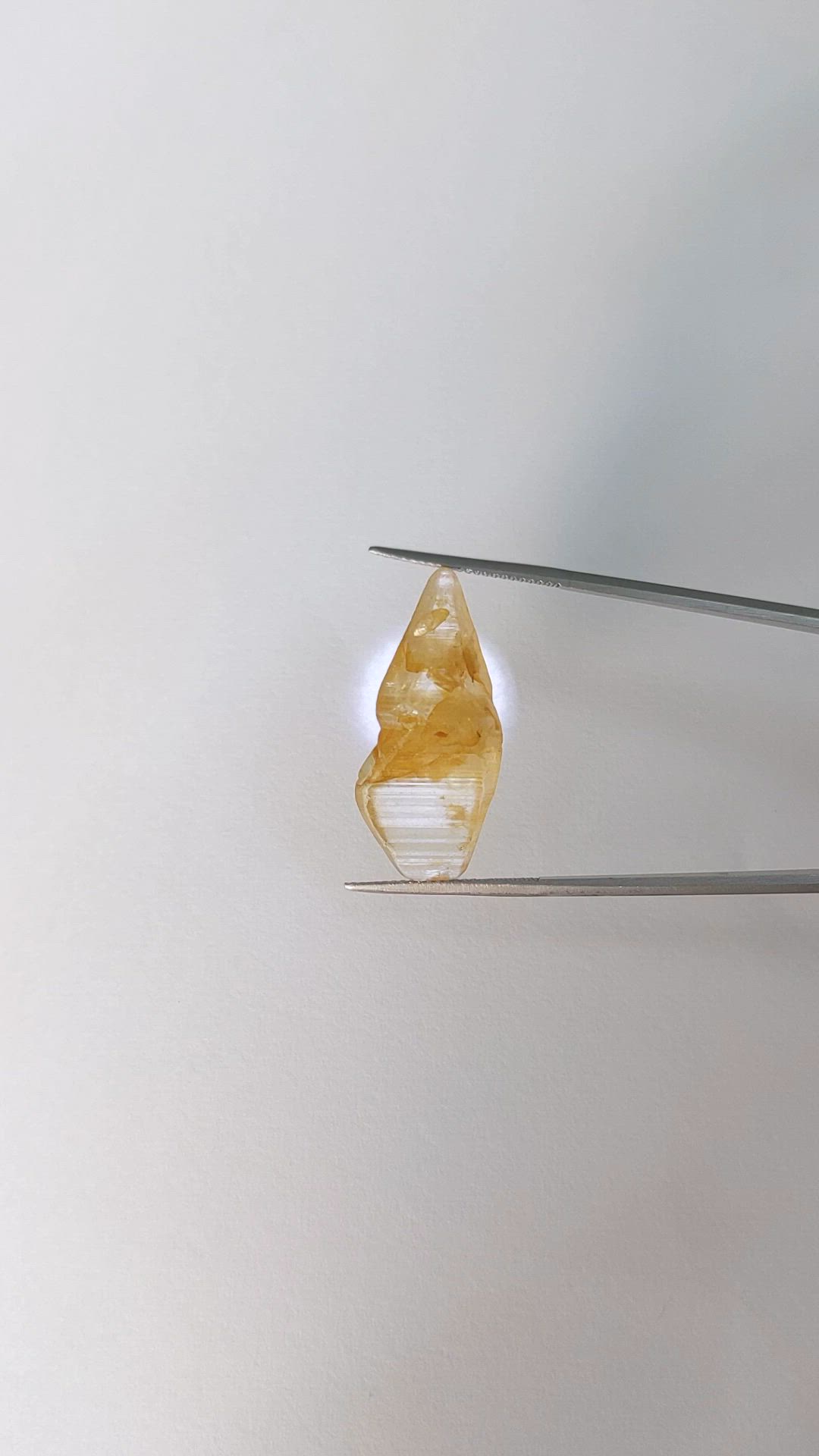 29.85 Ct. Yellow Sapphire from Ceylon (Sri Lanka) Size Video