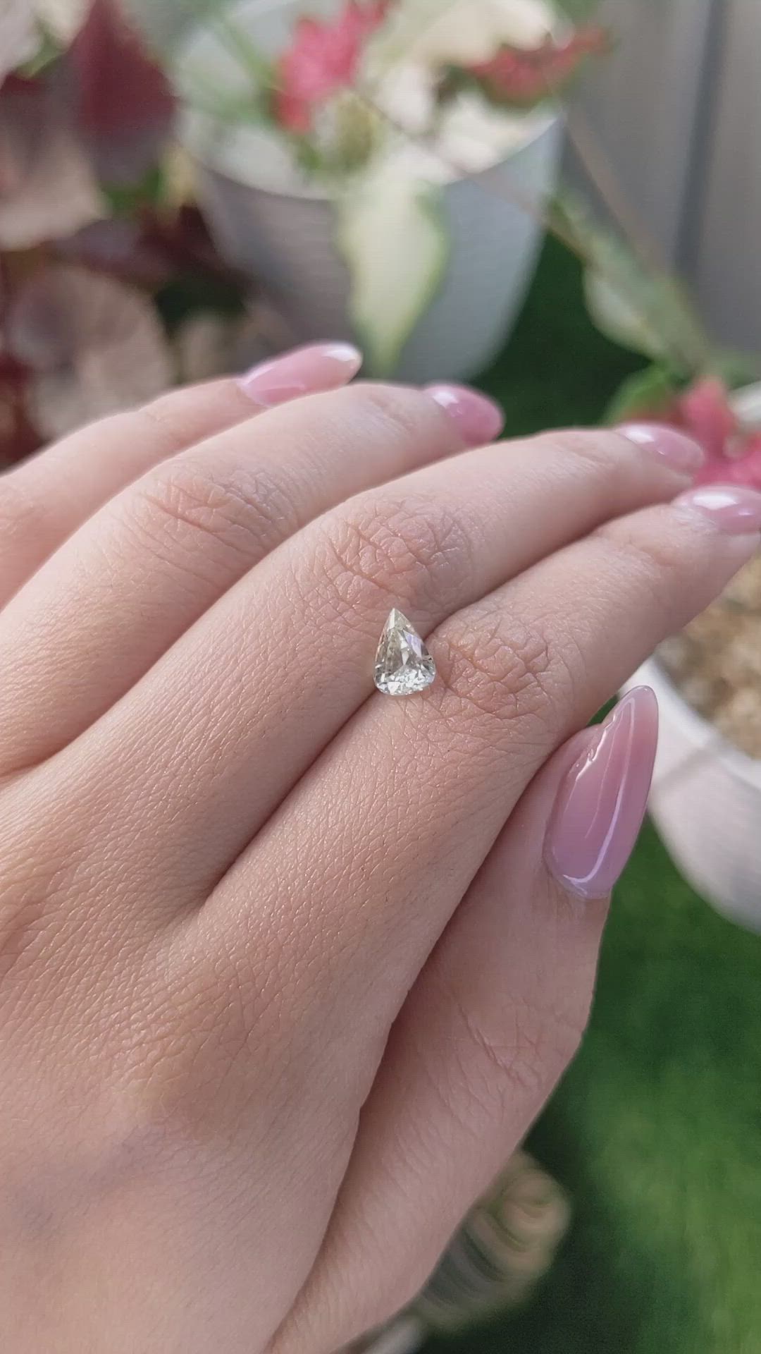 1.10 Ct. Yellow Sapphire from Ceylon (Sri Lanka) Size Video