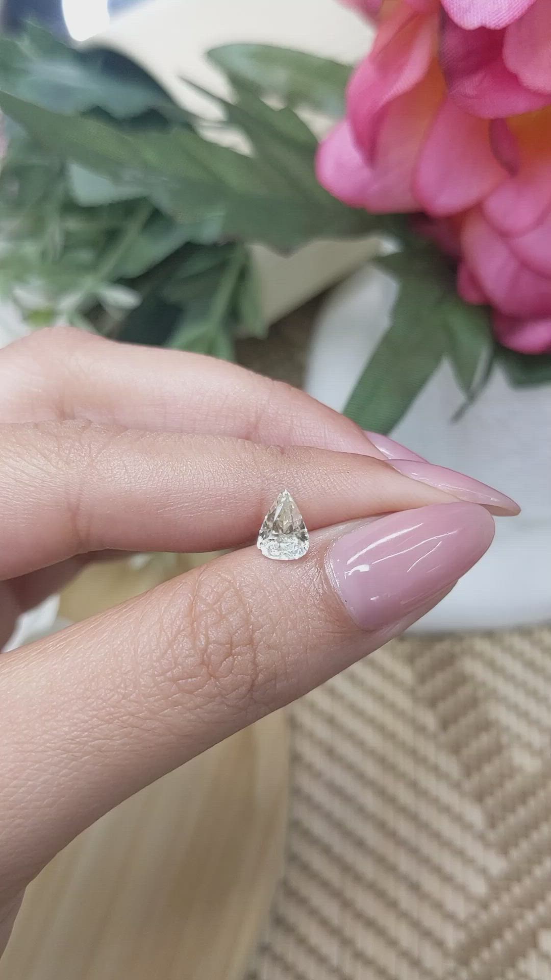 1.10 Ct. Yellow Sapphire from Ceylon (Sri Lanka) Size Video