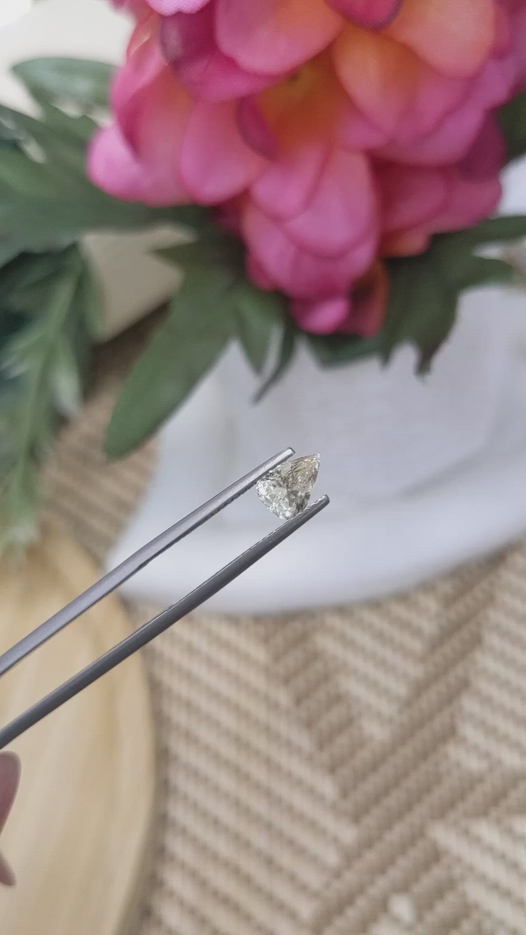 1.10 Ct. Yellow Sapphire from Ceylon (Sri Lanka) Size Video