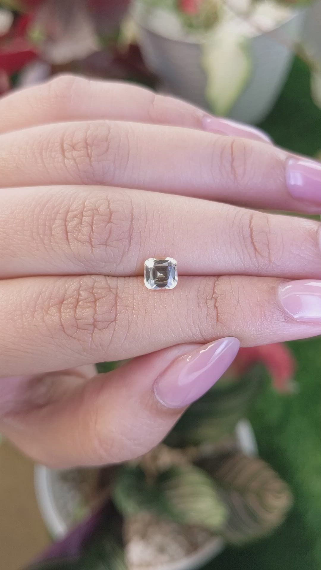 1.00 Ct. Yellow Sapphire from Ceylon (Sri Lanka) Size Video