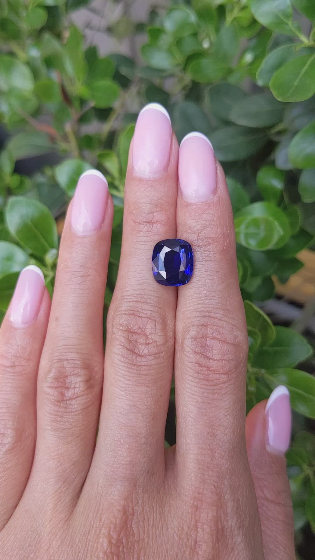 5.72 Ct. Blue Sapphire from Ceylon (Sri Lanka) Size Video