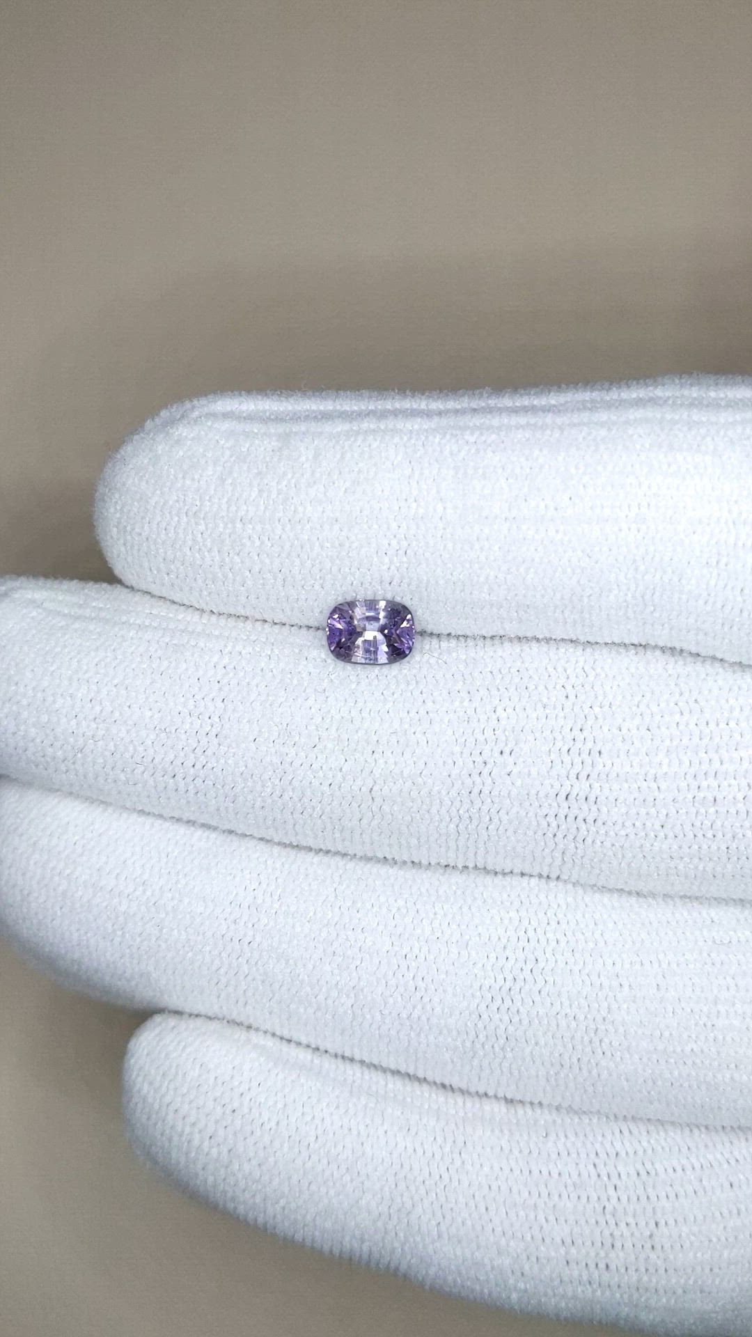0.90 Ct. Bi Color / Parti Sapphire from Ceylon (Sri Lanka) Size Video