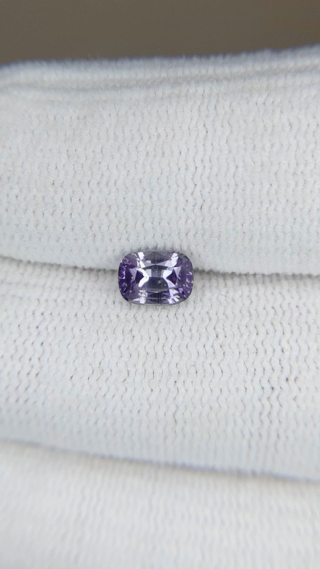 0.90 Ct. Bi Color / Parti Sapphire from Ceylon (Sri Lanka) Size Video