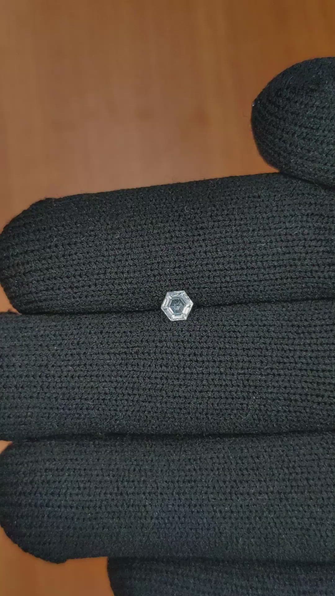 0.29 Ct. White Sapphire from Ceylon (Sri Lanka) Size Video