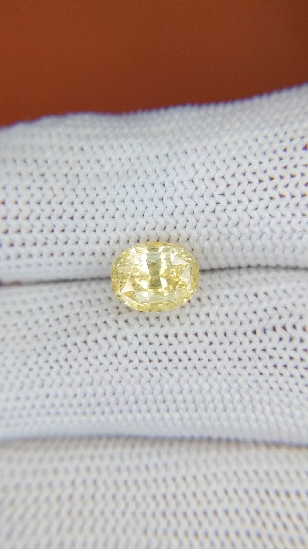 3.31 Ct. Yellow Sapphire from Ceylon (Sri Lanka) Size Video