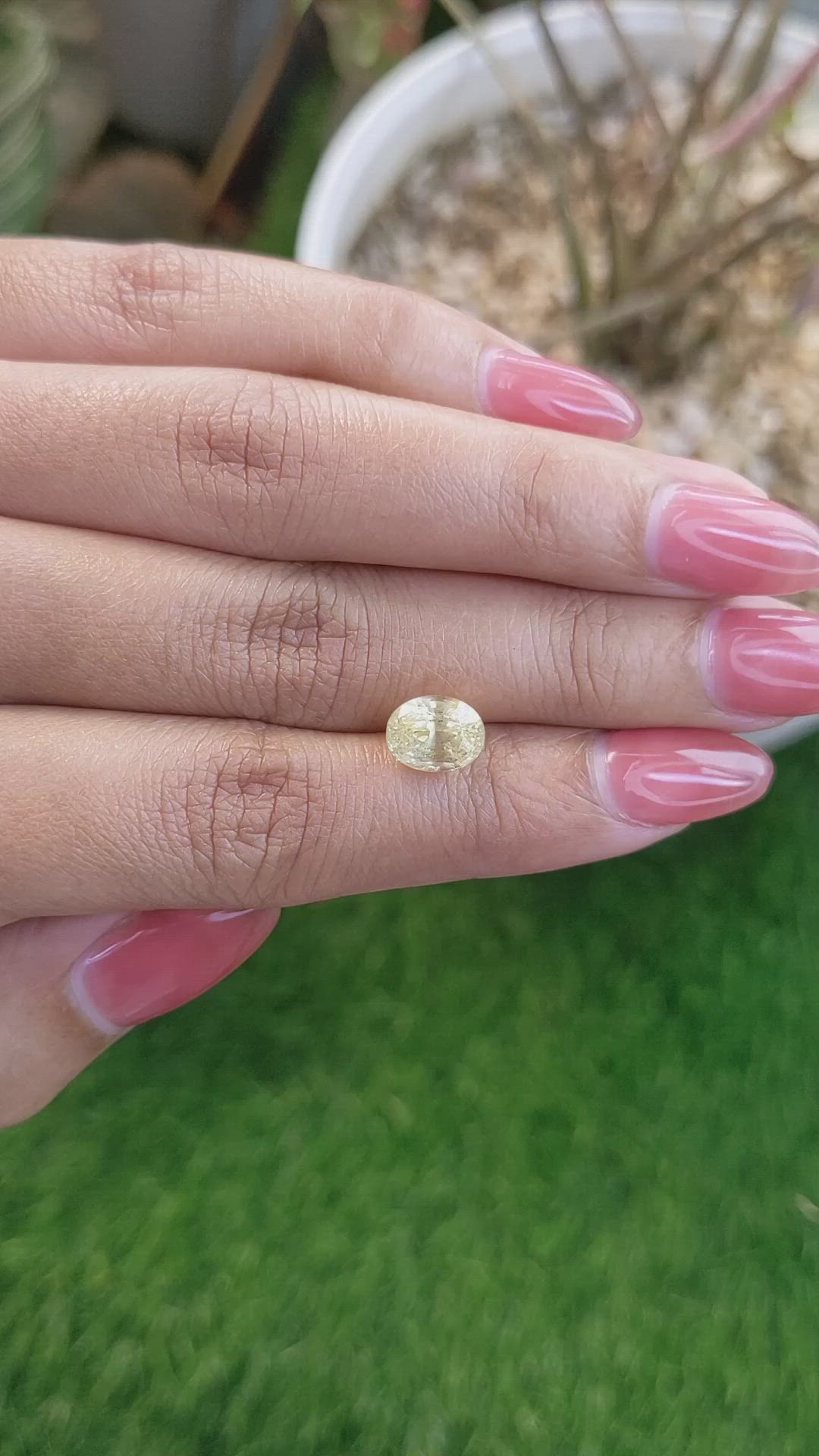 3.31 Ct. Yellow Sapphire from Ceylon (Sri Lanka) Size Video