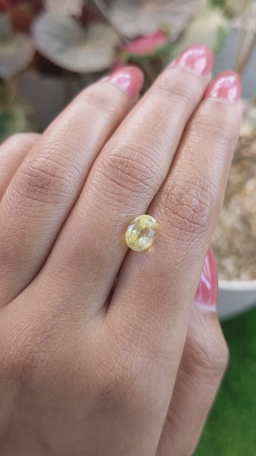 3.31 Ct. Yellow Sapphire from Ceylon (Sri Lanka) Size Video