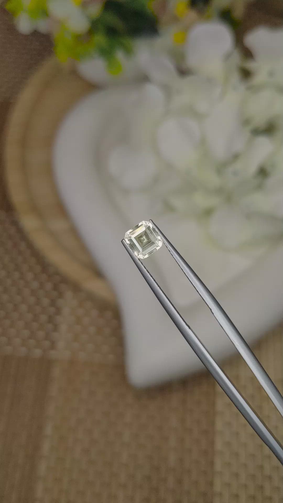 1.07 Ct. Yellow Sapphire from Ceylon (Sri Lanka) Size Video