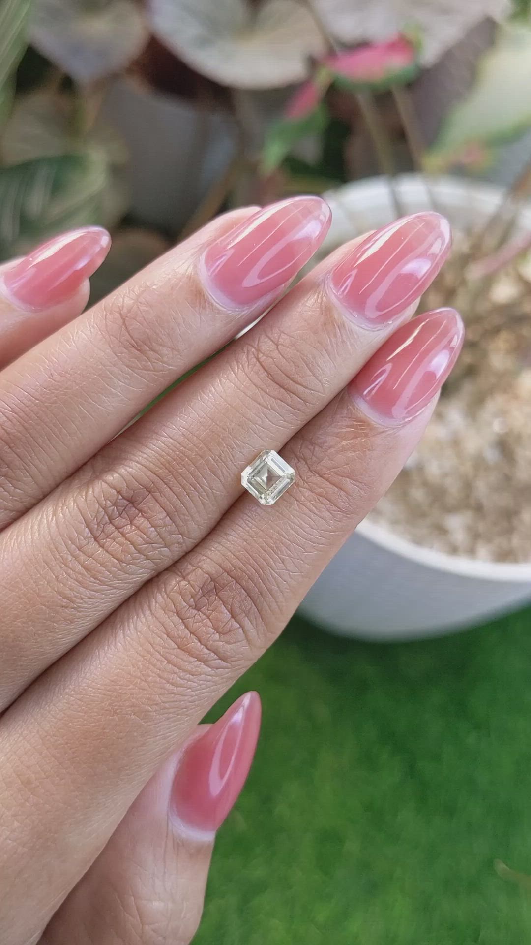 1.07 Ct. Yellow Sapphire from Ceylon (Sri Lanka) Size Video