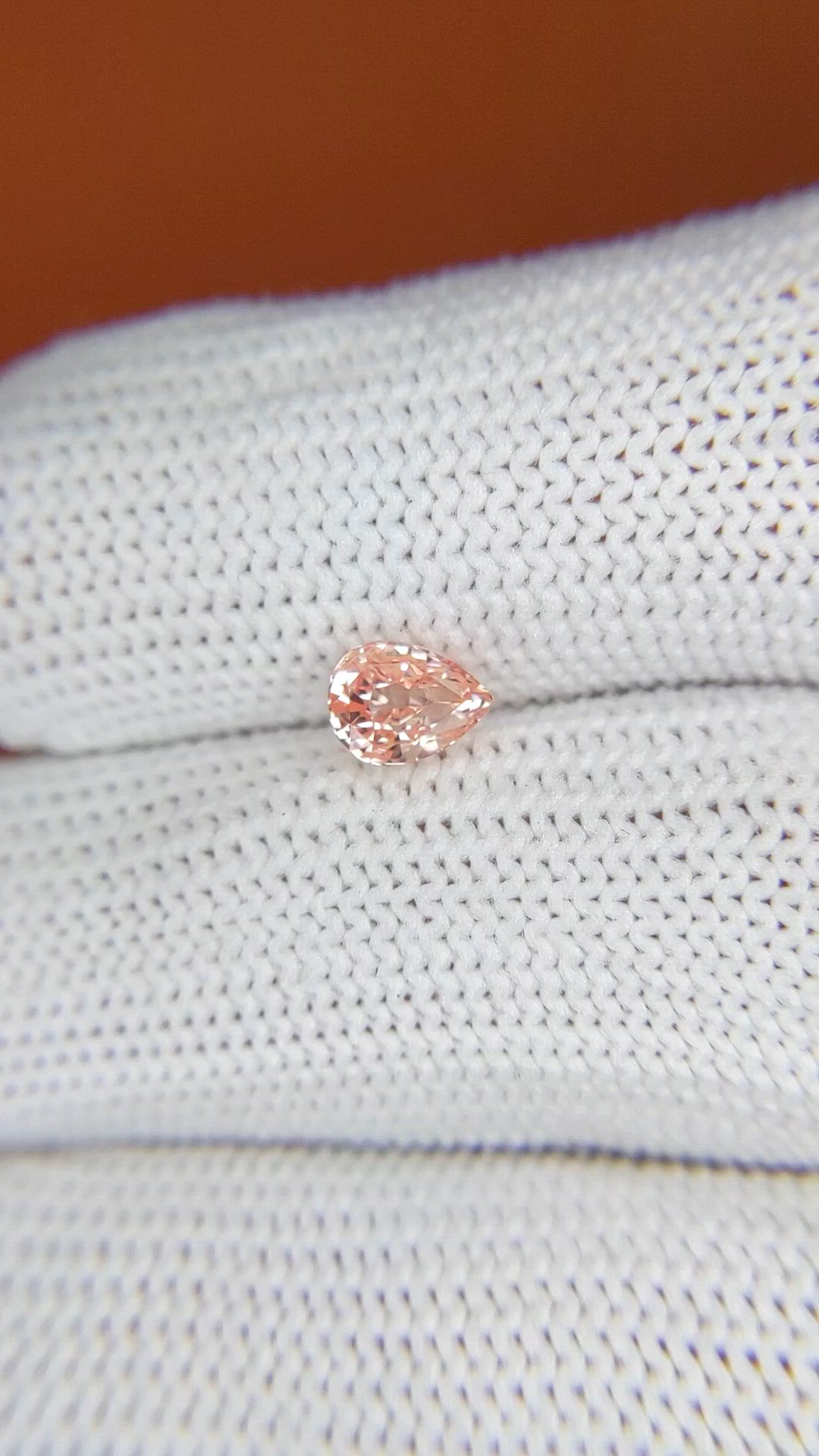 1.00 Ct. Padparadscha Sapphire from Ceylon (Sri Lanka) Size Video