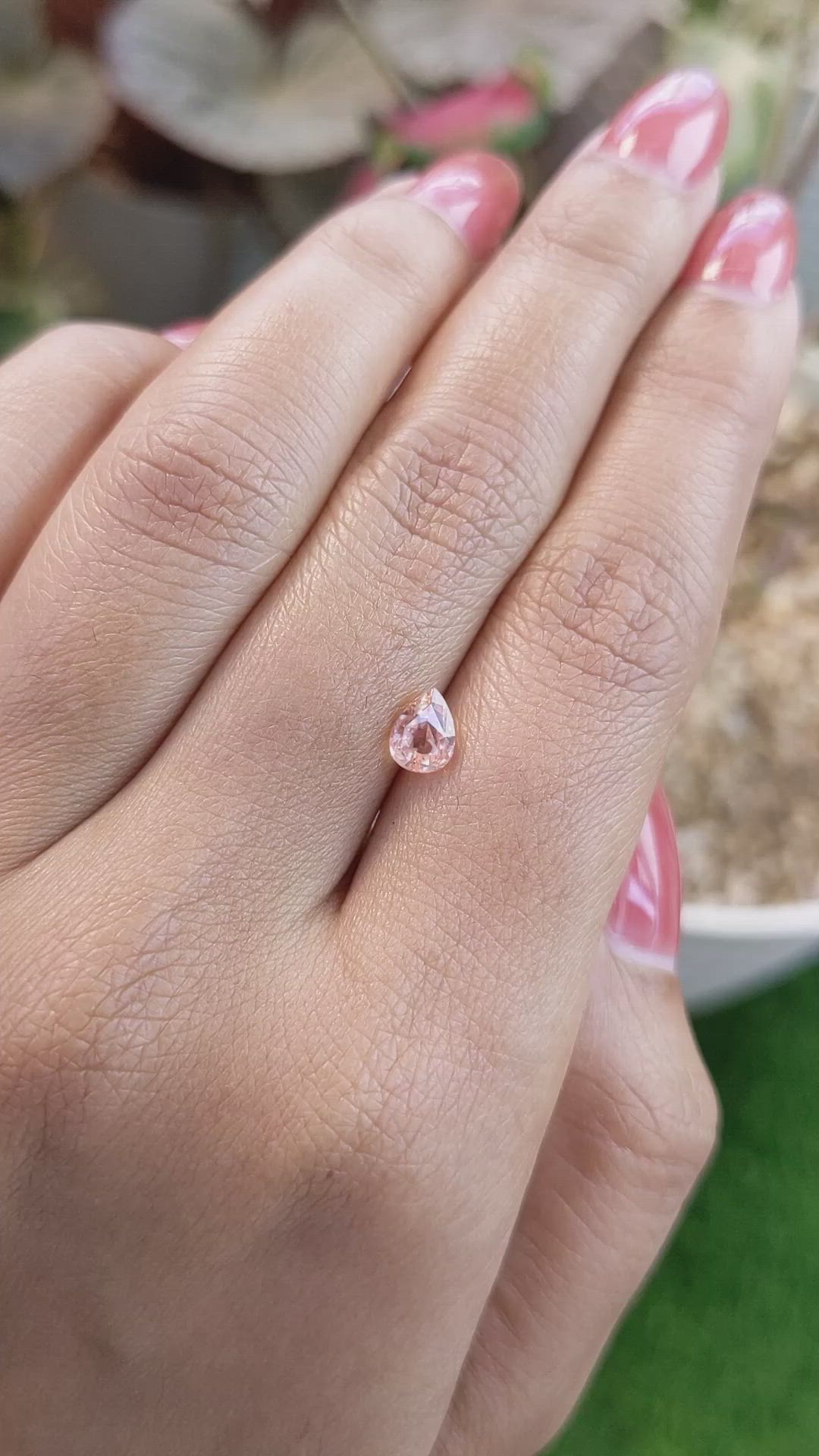 1.00 Ct. Padparadscha Sapphire from Ceylon (Sri Lanka) Size Video