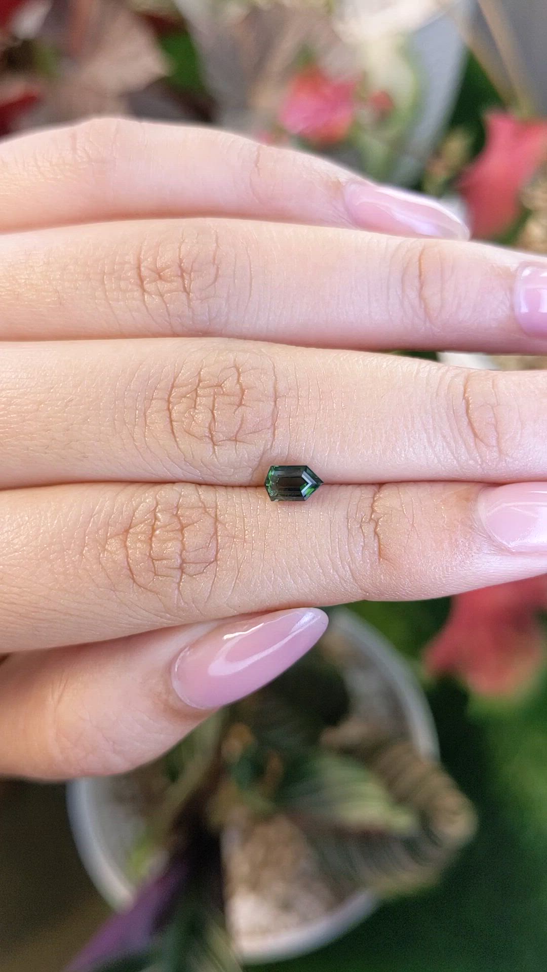 0.73 Ct. Bi Color Sapphire from Ceylon (Sri Lanka) Size Video