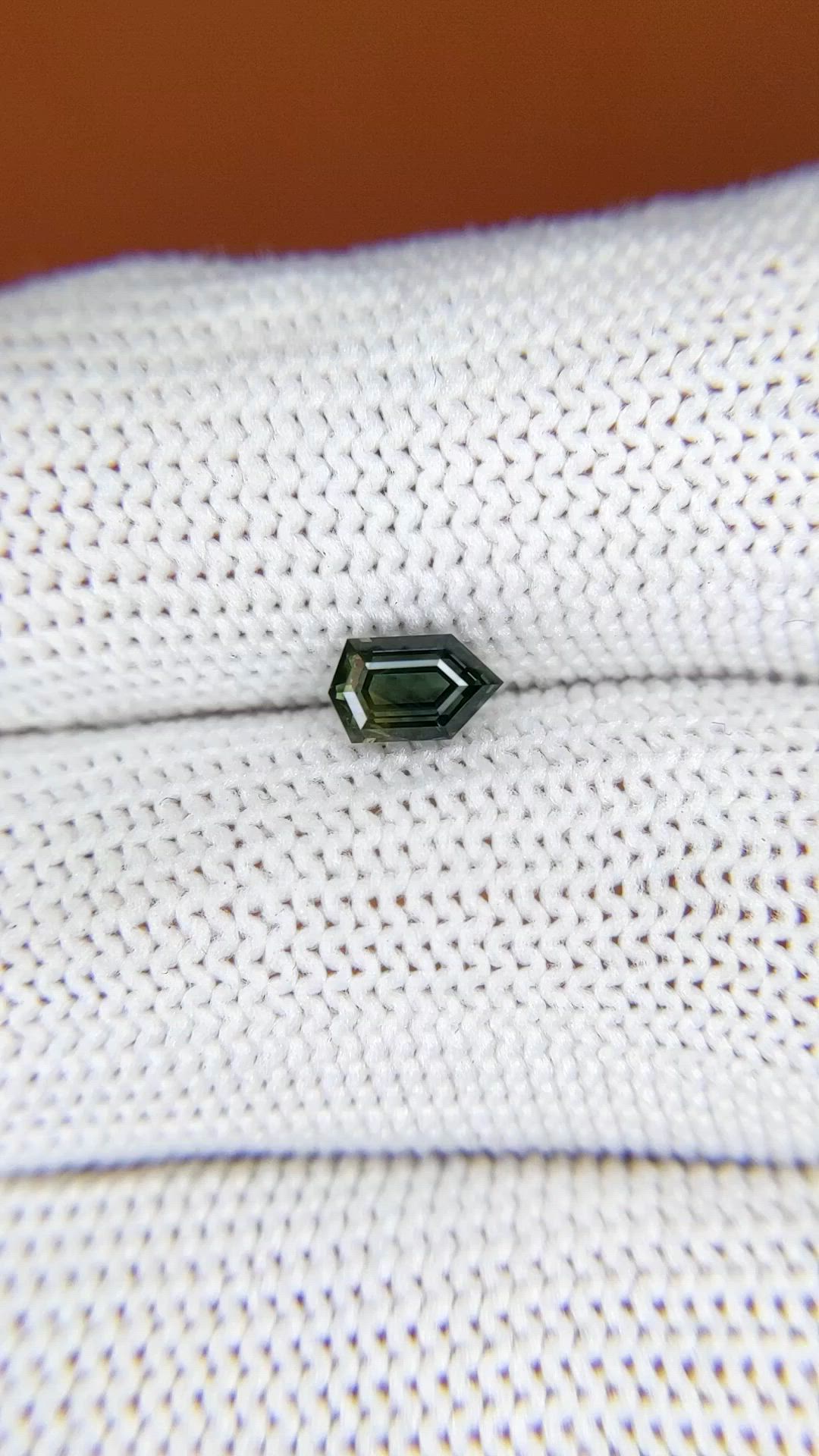 0.73 Ct. Bi Color Sapphire from Ceylon (Sri Lanka) Size Video