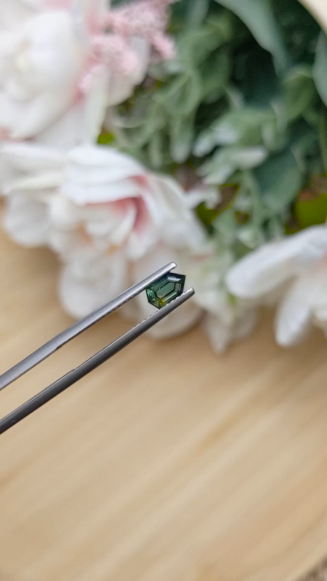 0.73 Ct. Bi Color Sapphire from Ceylon (Sri Lanka) Size Video