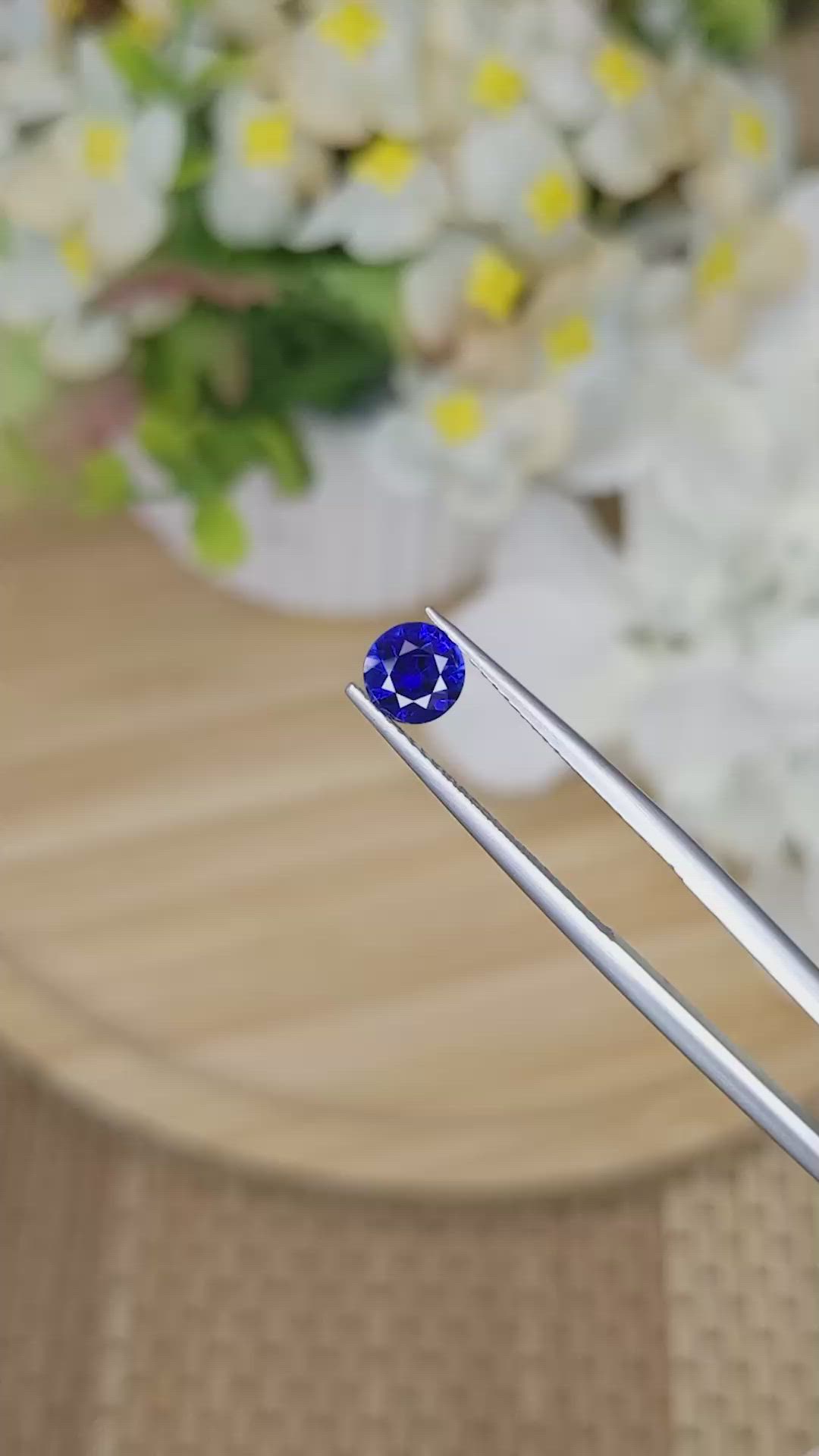 0.70 Ct. Blue Sapphire from Ceylon (Sri Lanka) Size Video