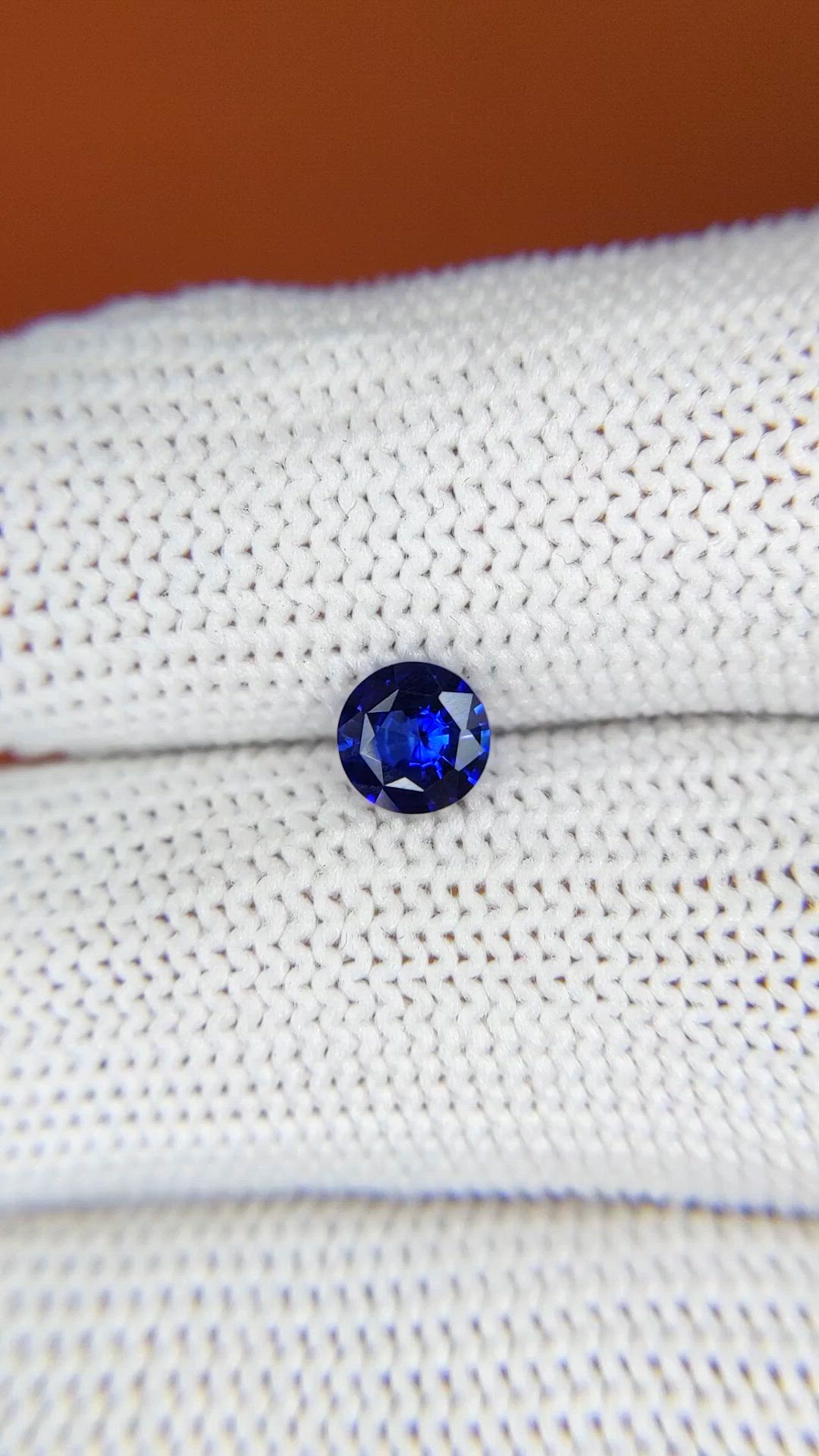 0.70 Ct. Blue Sapphire from Ceylon (Sri Lanka) Size Video