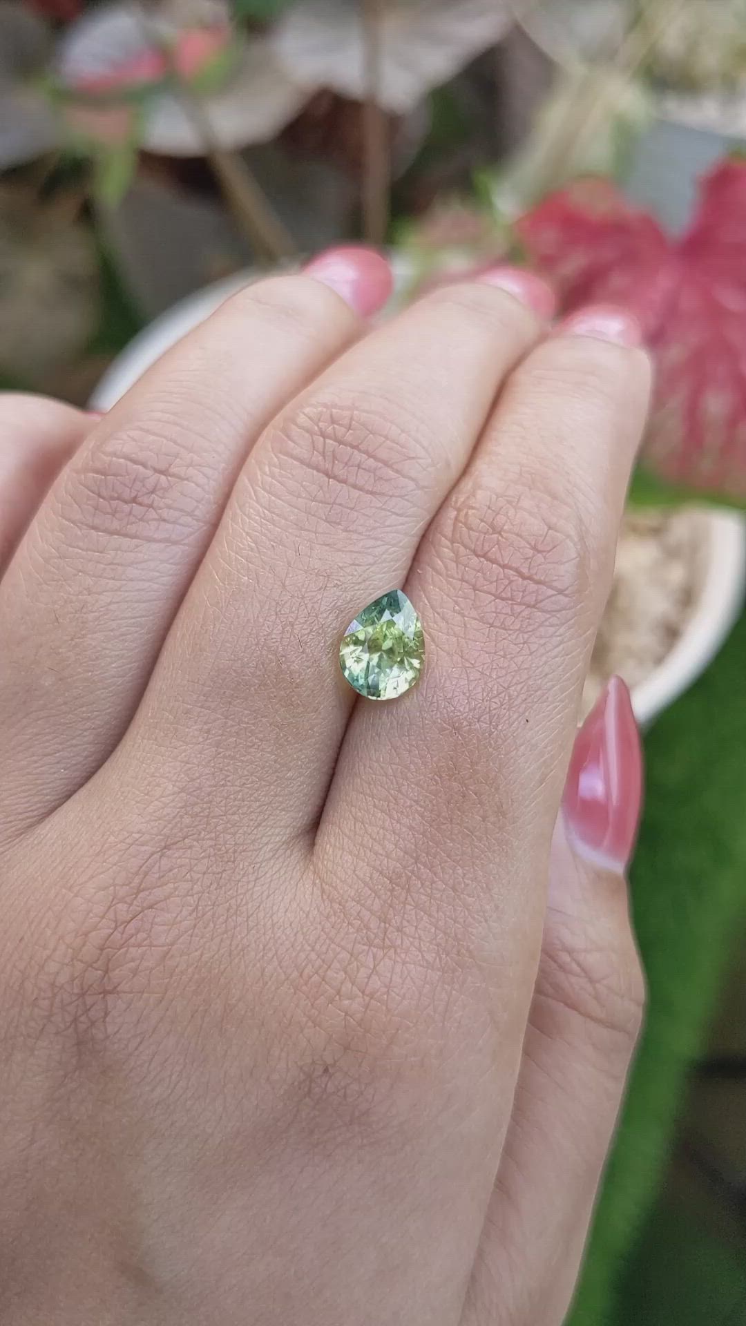 2.56 Ct. Bi Color / Parti Sapphire from Ceylon (Sri Lanka) Size Video