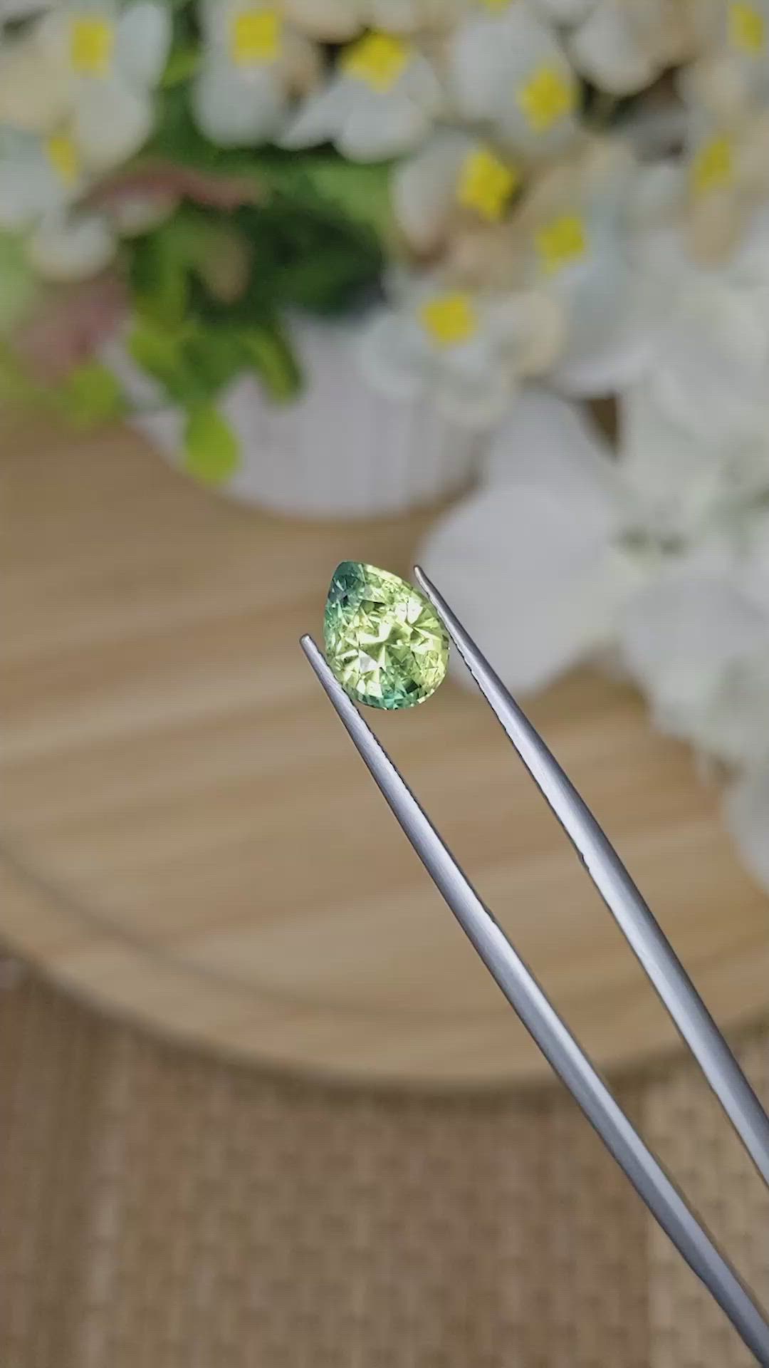 2.56 Ct. Bi Color / Parti Sapphire from Ceylon (Sri Lanka) Size Video
