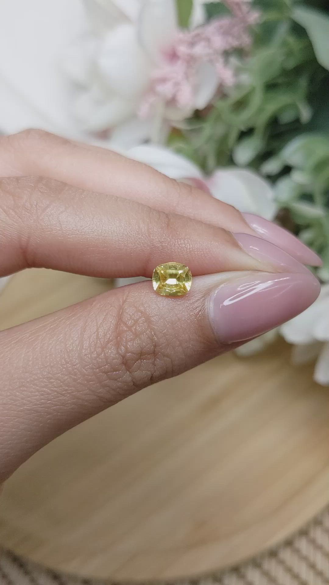 1.16 Ct. Yellow Sapphire from Ceylon (Sri Lanka) Size Video