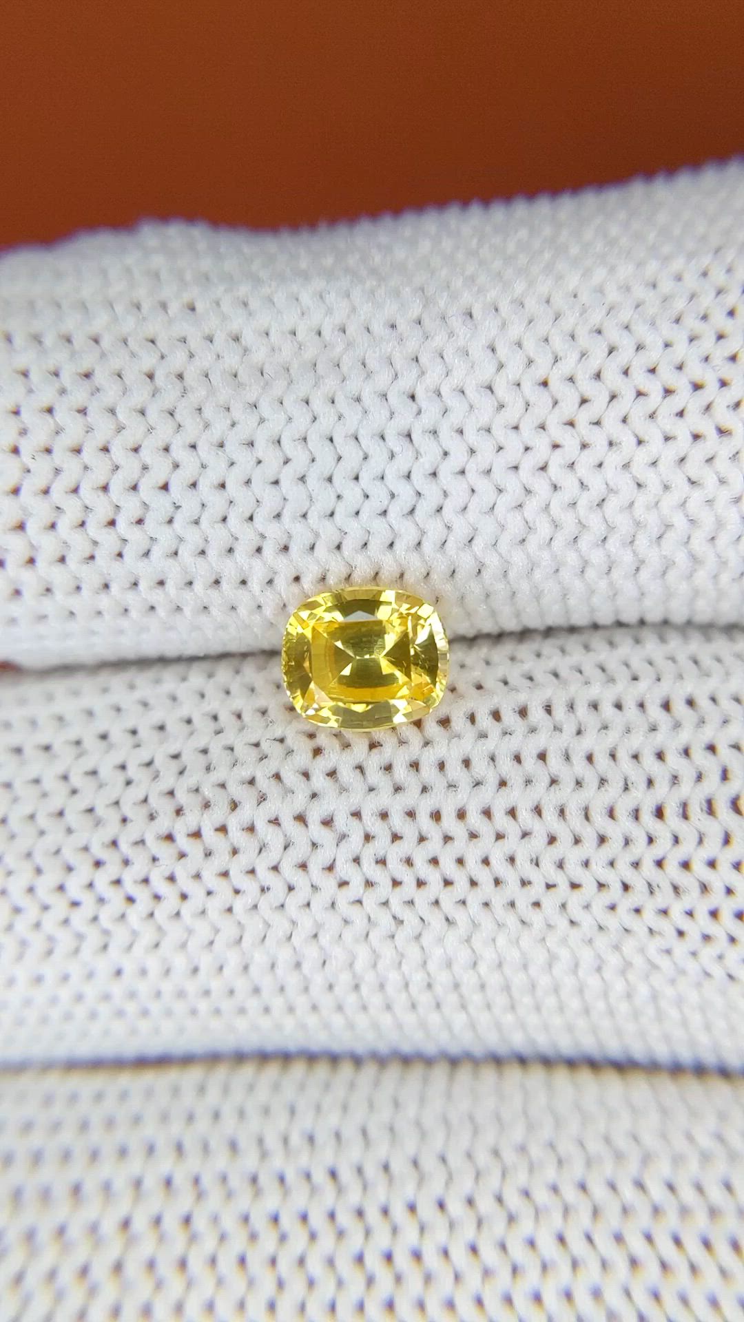 1.16 Ct. Yellow Sapphire from Ceylon (Sri Lanka) Size Video