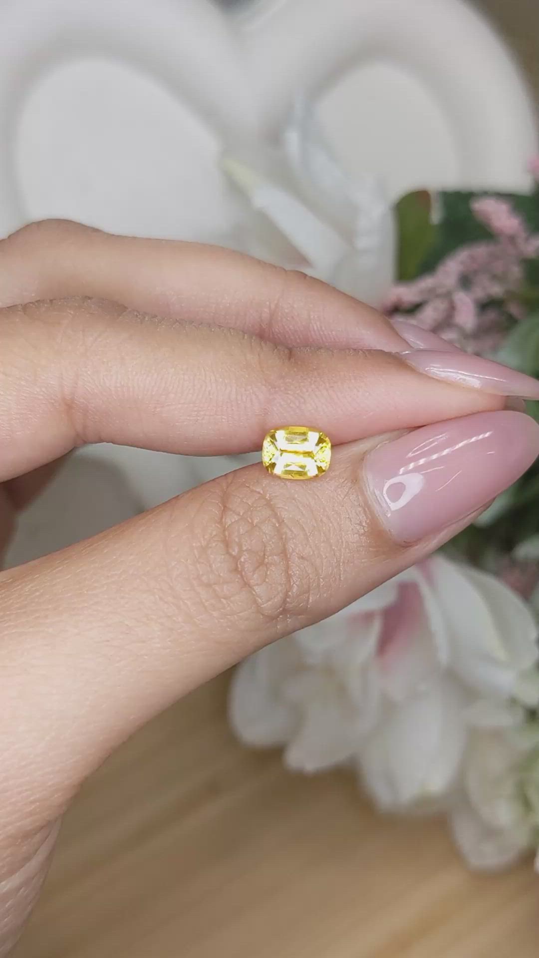 1.18 Ct. Yellow Sapphire from Ceylon (Sri Lanka) Size Video