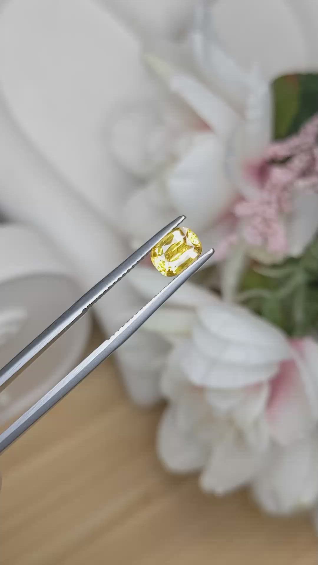 1.18 Ct. Yellow Sapphire from Ceylon (Sri Lanka) Size Video
