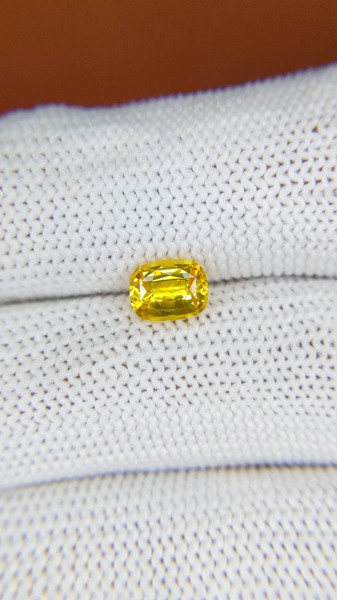 1.18 Ct. Yellow Sapphire from Ceylon (Sri Lanka) Size Video