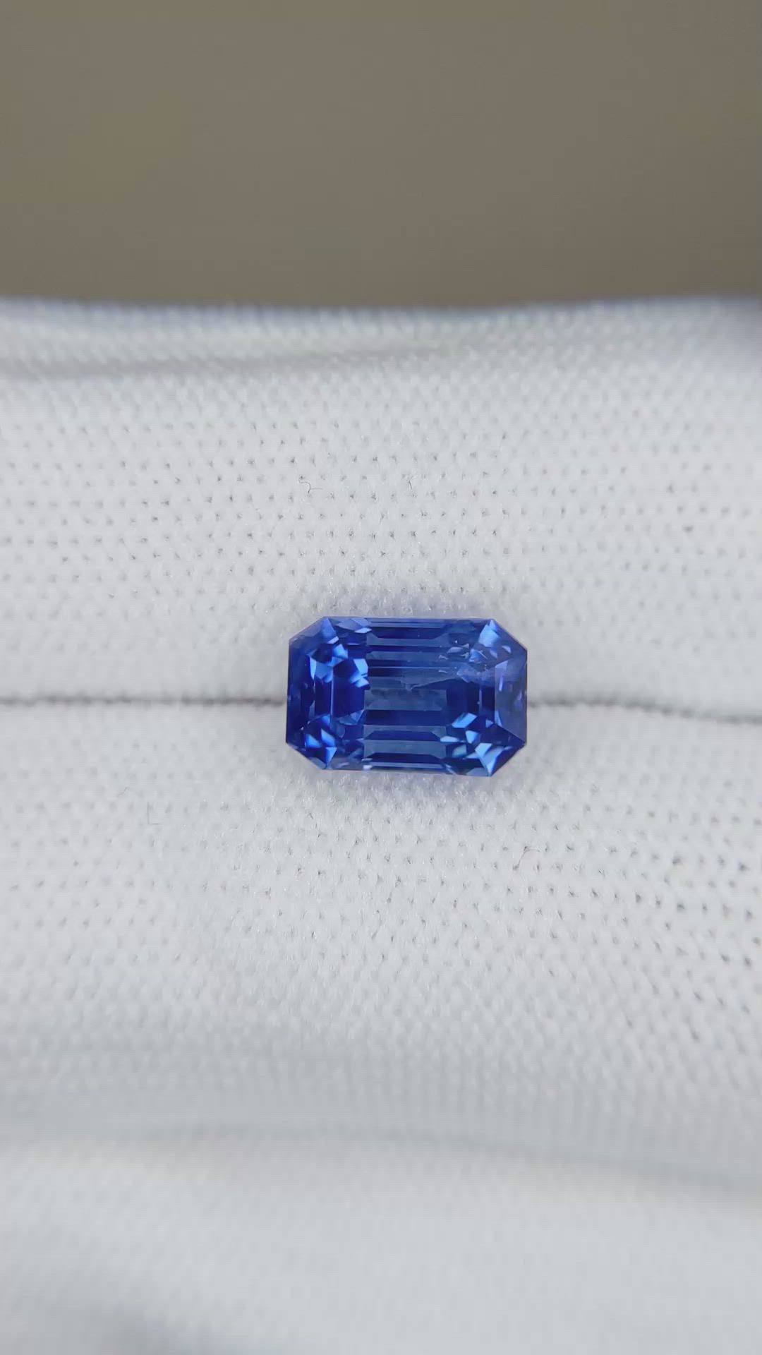 3.64 Ct. Blue Sapphire from Ceylon (Sri Lanka) Size Video