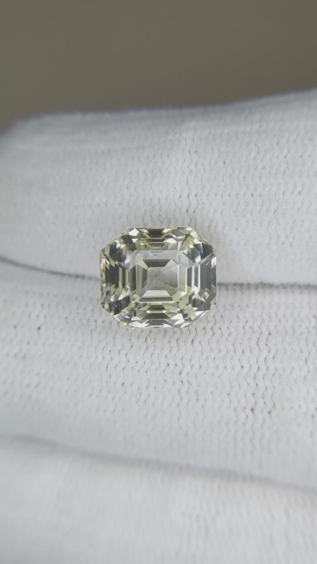 8.80 Ct. Yellow Sapphire from Ceylon (Sri Lanka) Size Video