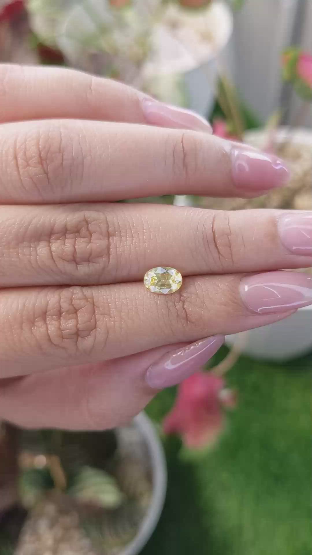 1.02 Ct. Yellow Sapphire from Ceylon (Sri Lanka) Size Video