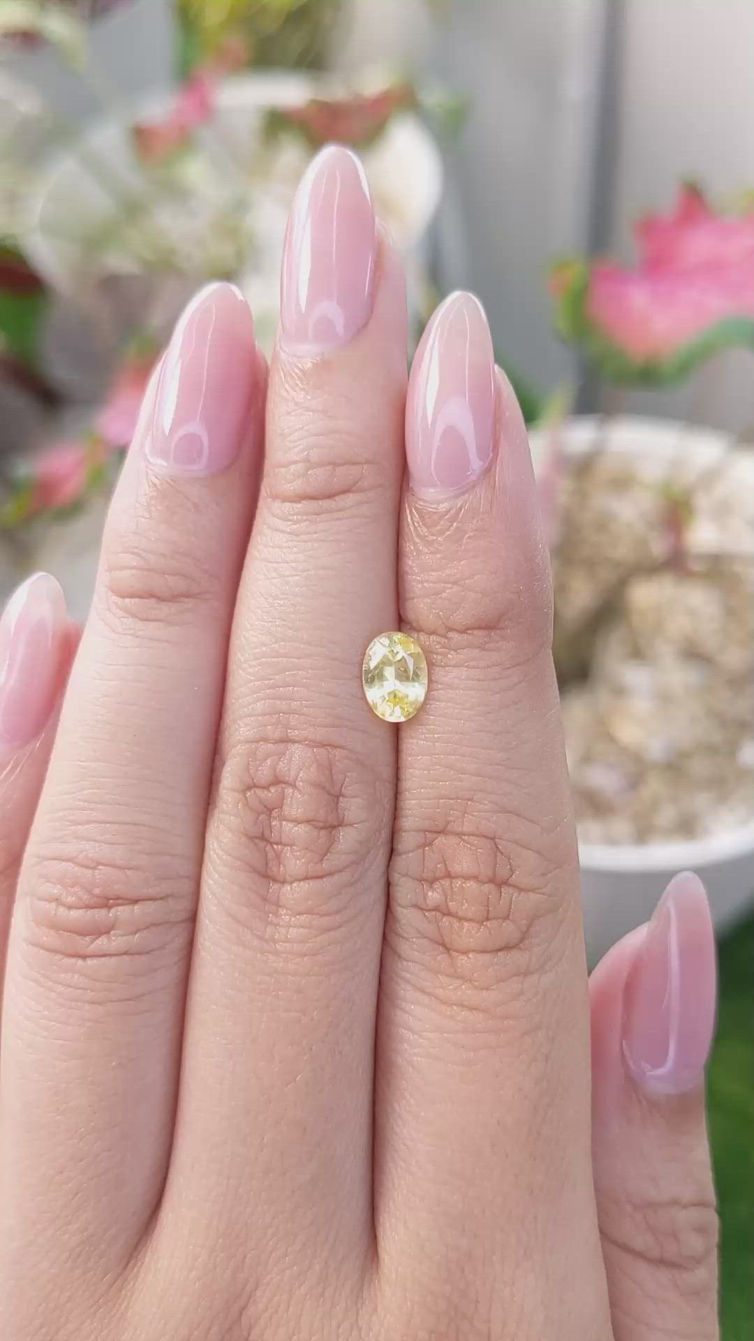 1.02 Ct. Yellow Sapphire from Ceylon (Sri Lanka) Size Video