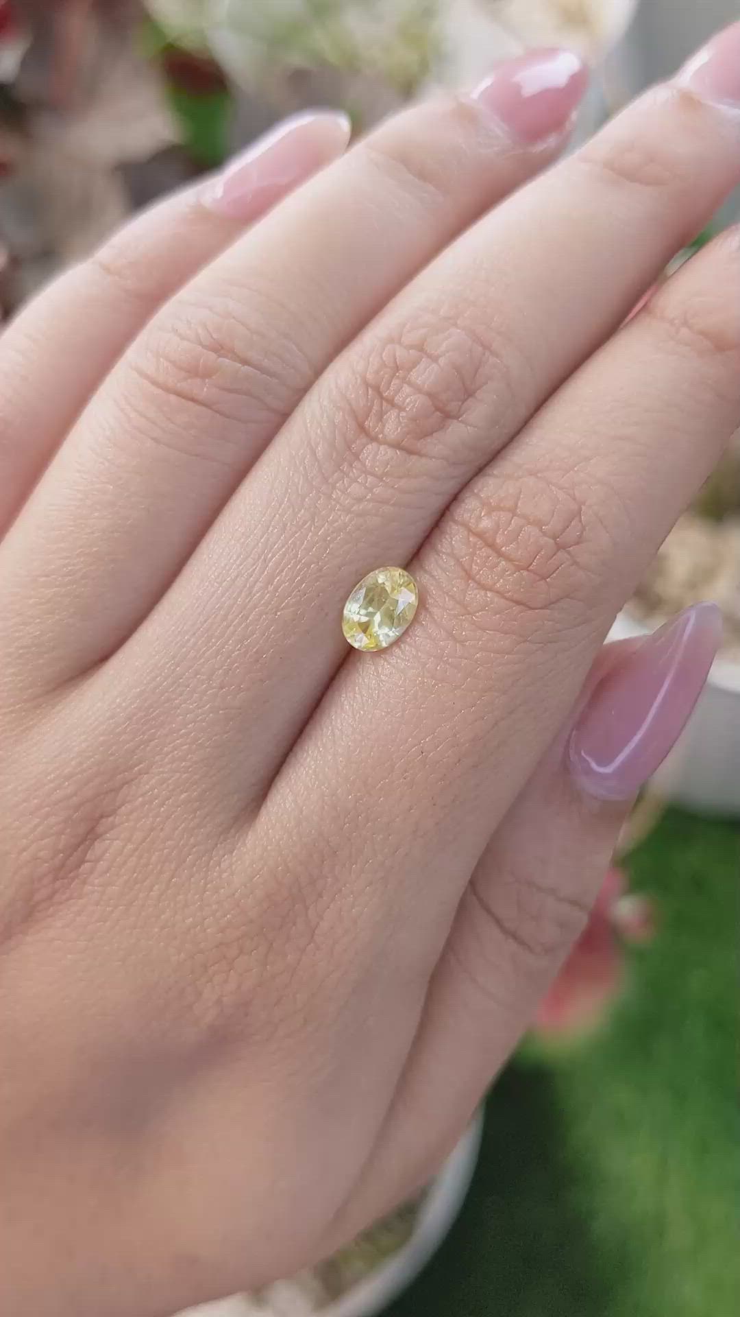 1.02 Ct. Yellow Sapphire from Ceylon (Sri Lanka) Size Video