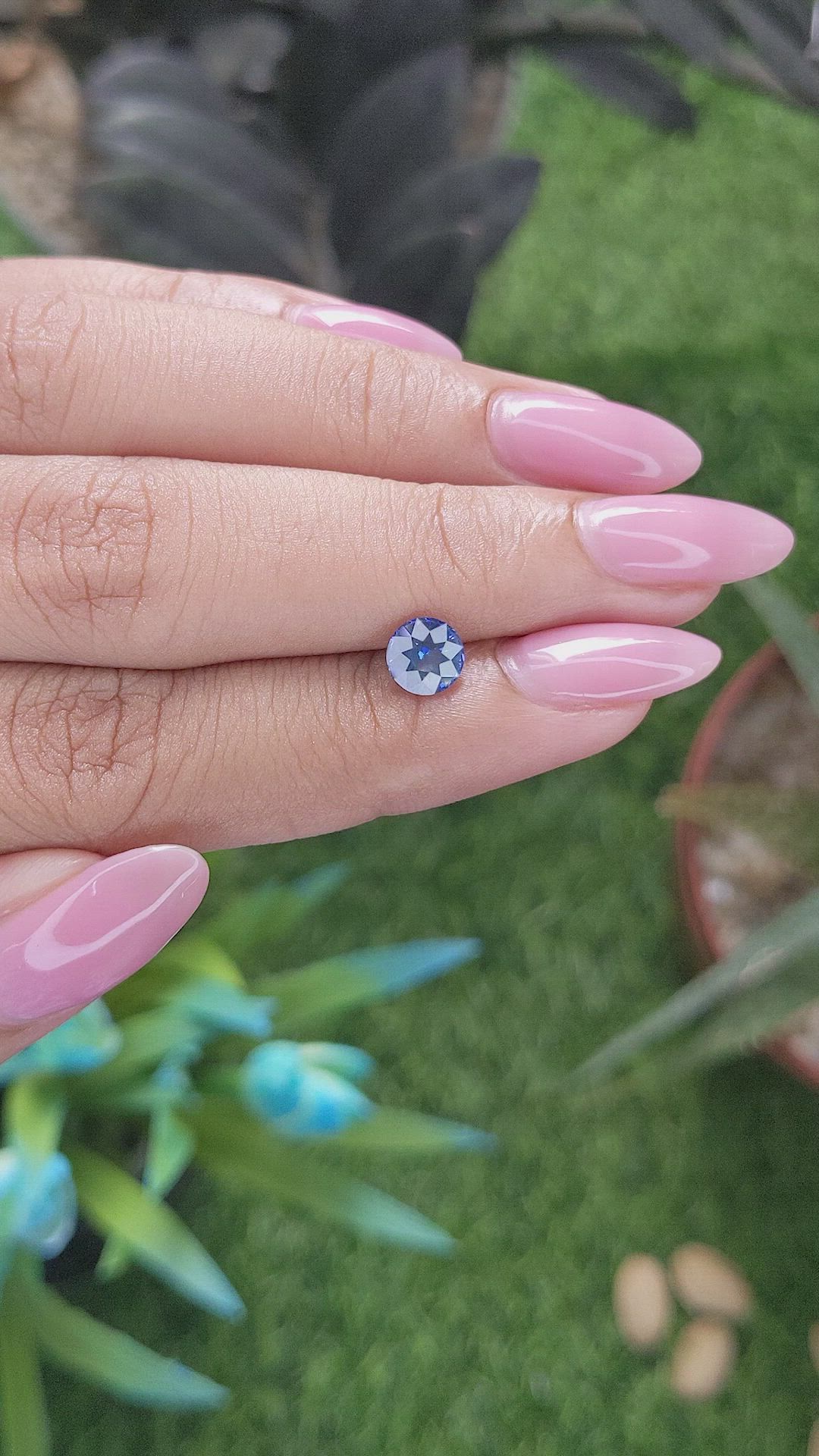 0.95 Ct. Bi Color / Parti Sapphire from Ceylon (Sri Lanka) Size Video
