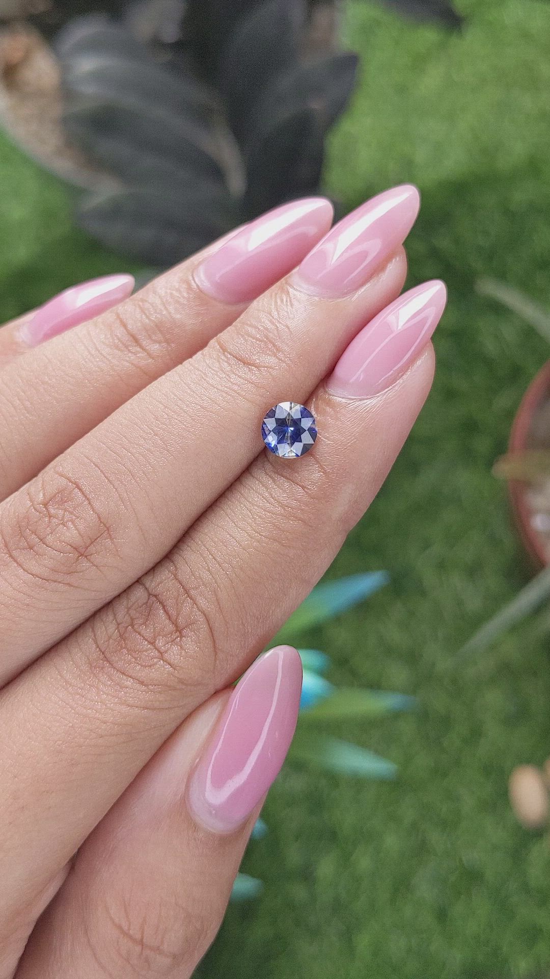1.01 Ct. Bi Color / Parti Sapphire from Ceylon (Sri Lanka) Size Video