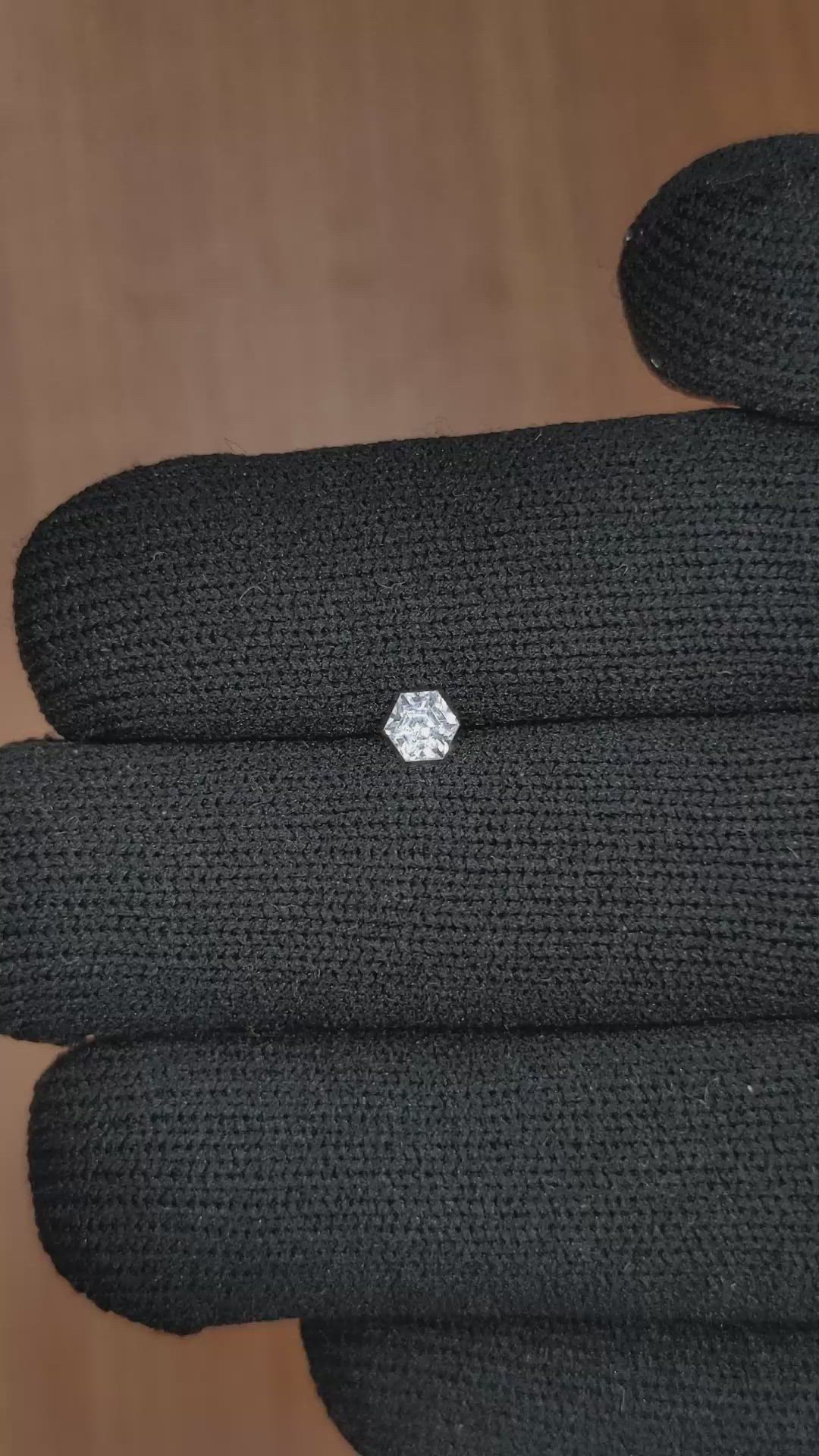 0.33 Ct. White Sapphire from Ceylon (Sri Lanka) Size Video