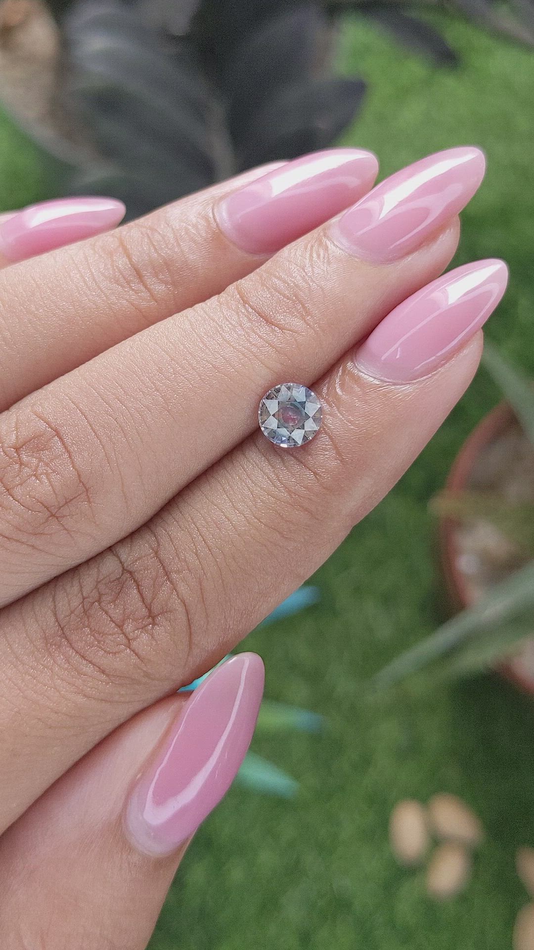 1.00 Ct. Bi Color / Parti Sapphire from Ceylon (Sri Lanka) Size Video