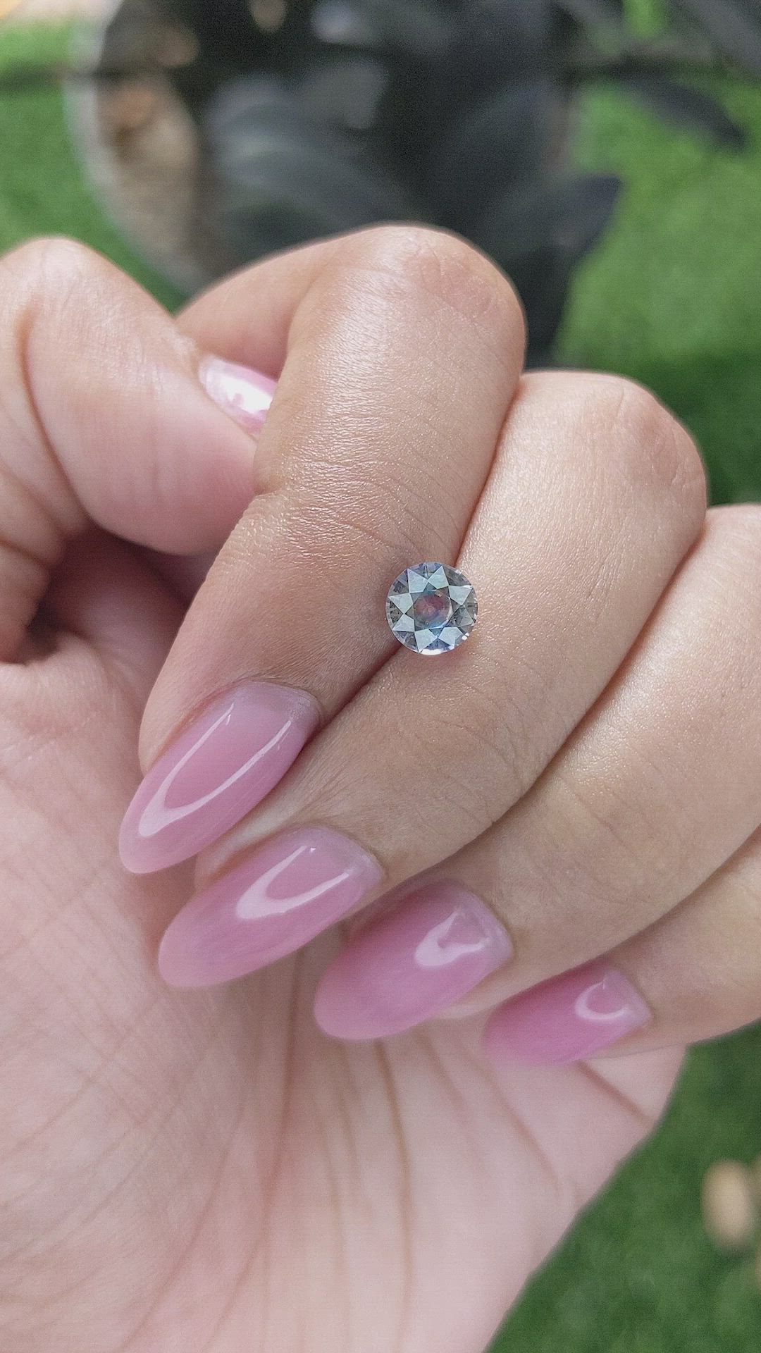 1.00 Ct. Bi Color / Parti Sapphire from Ceylon (Sri Lanka) Size Video