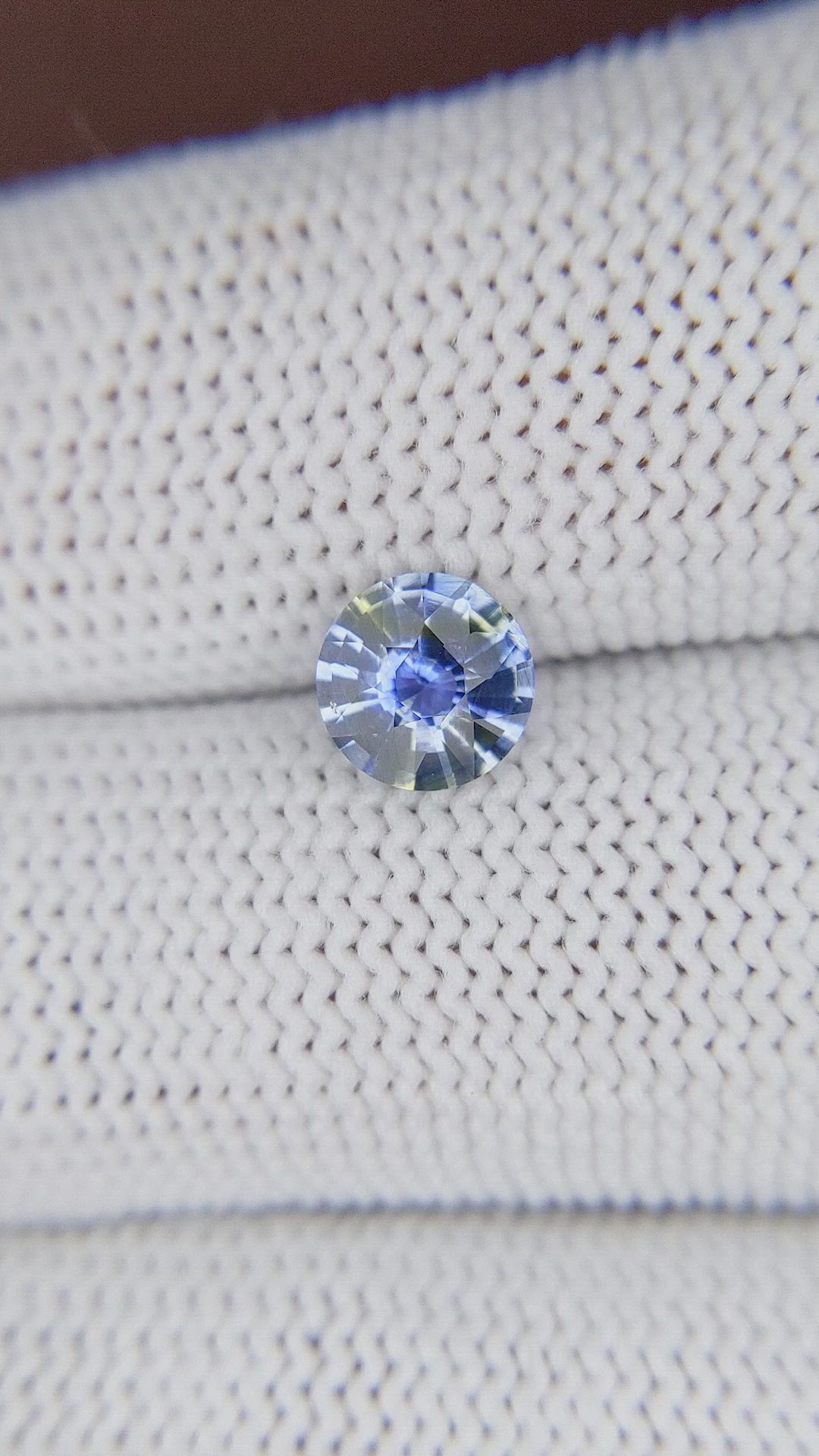 1.06 Ct. Bi Color / Parti Sapphire from Ceylon (Sri Lanka) Size Video