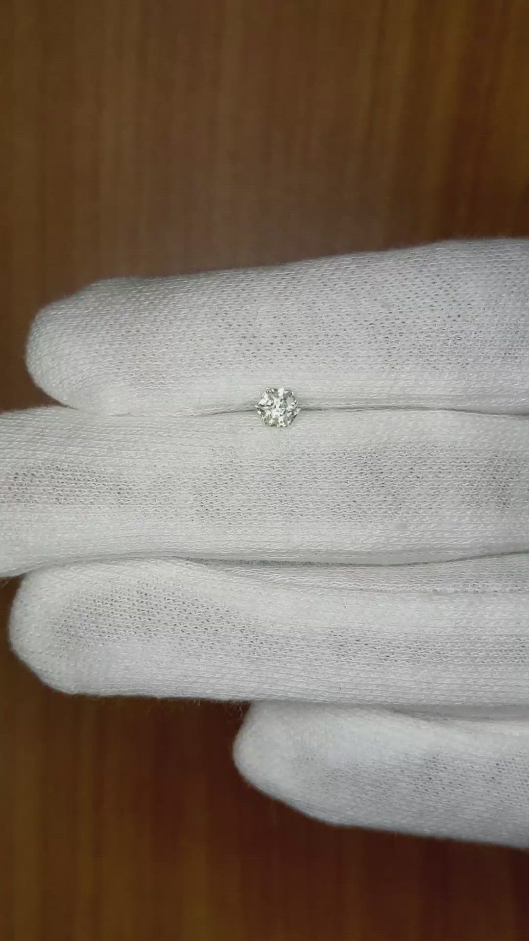 0.39 Ct. Green Sapphire from Ceylon (Sri Lanka) Size Video