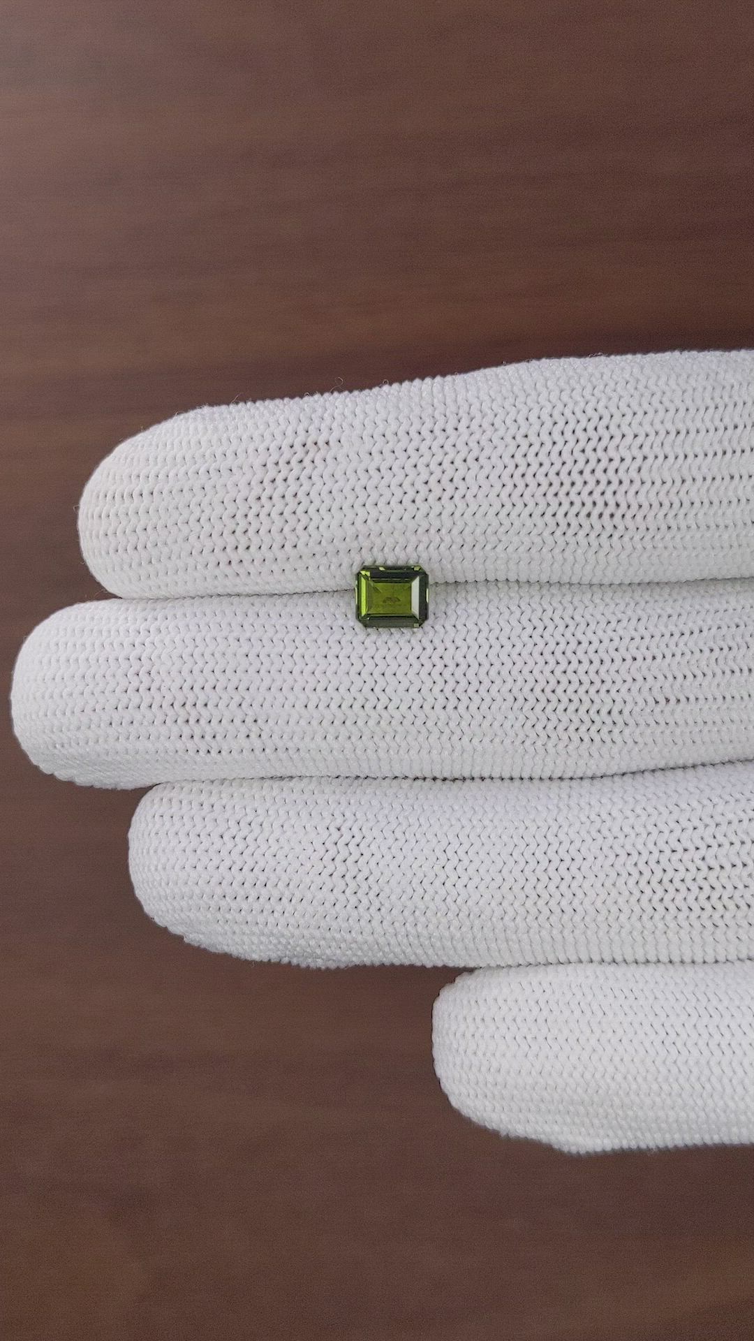 1.07 Ct. Yellowish Green Sapphire from Australia Size Video
