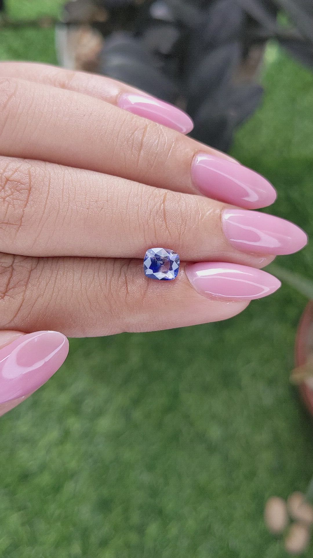 1.03 Ct. Bi Color / Parti Sapphire from Ceylon (Sri Lanka) Size Video