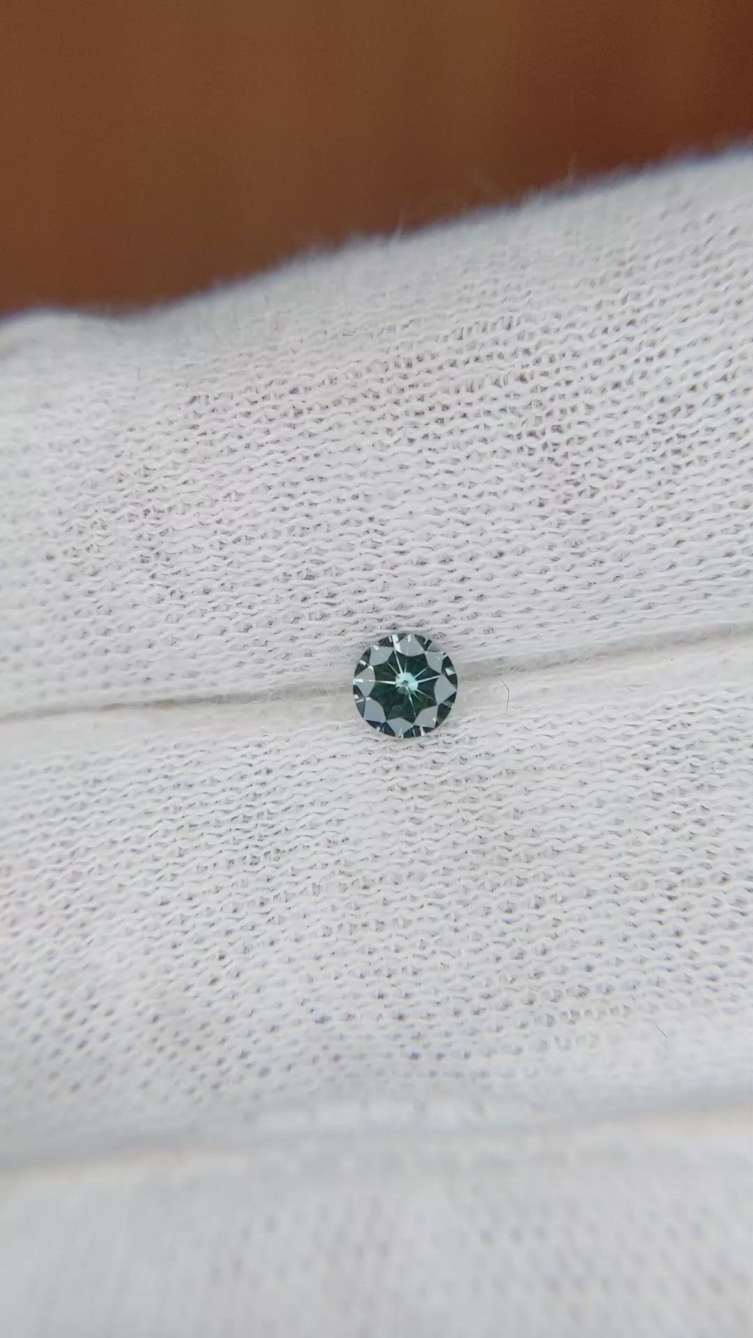 0.25 Ct. Greenish Blue Sapphire from Ceylon (Sri Lanka) Size Video