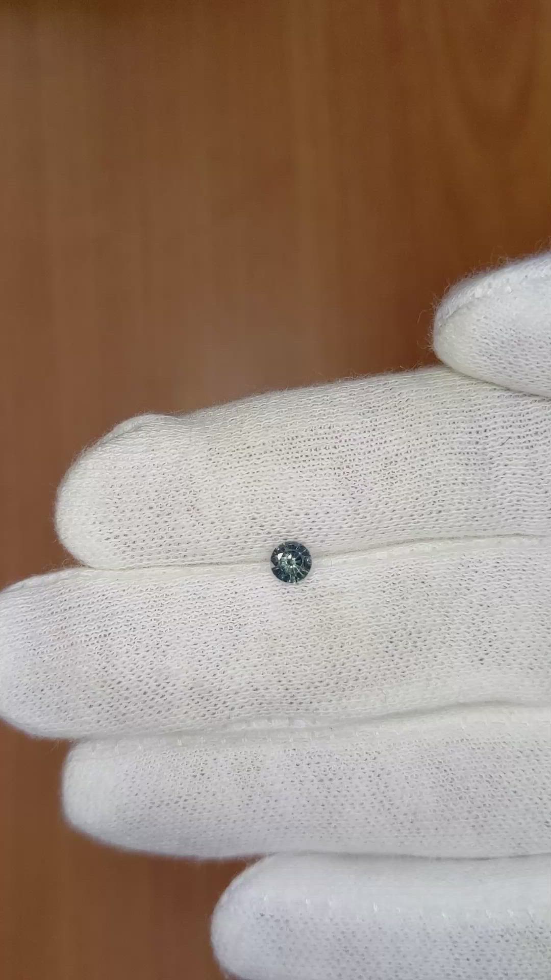 0.25 Ct. Greenish Blue Sapphire from Ceylon (Sri Lanka) Size Video