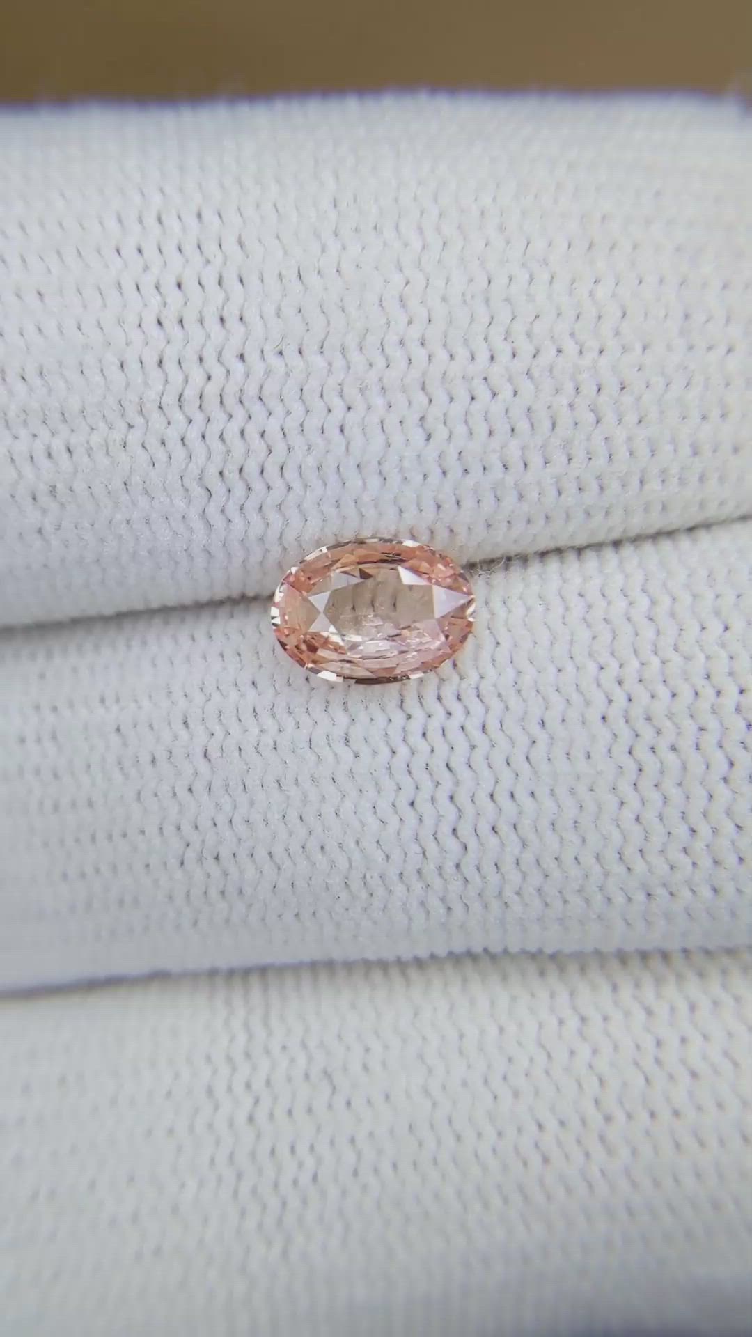 1.04 Ct. Padparadscha Sapphire from Ceylon (Sri Lanka) Size Video
